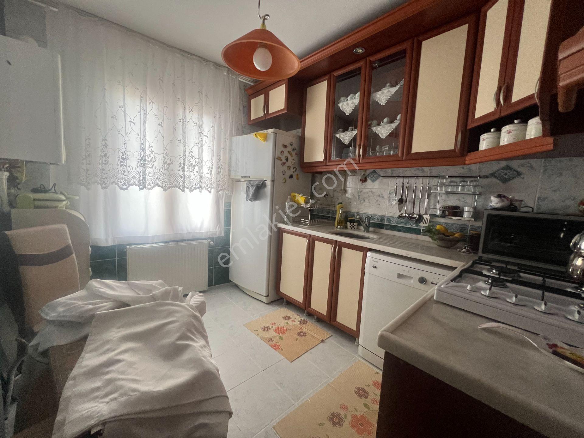 Orta Mahallede Satılık Üç Tane 2+1 Ve Dükkan ,bodrum - Görsel 12