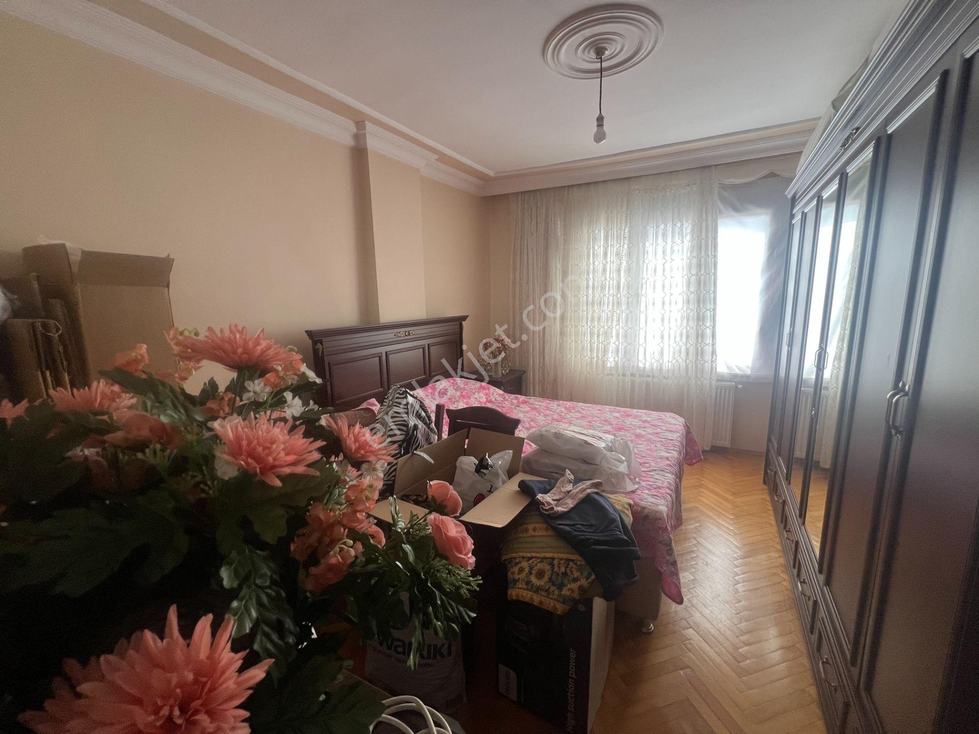 Orta Mahallede Satılık Üç Tane 2+1 Ve Dükkan ,bodrum - Görsel 5