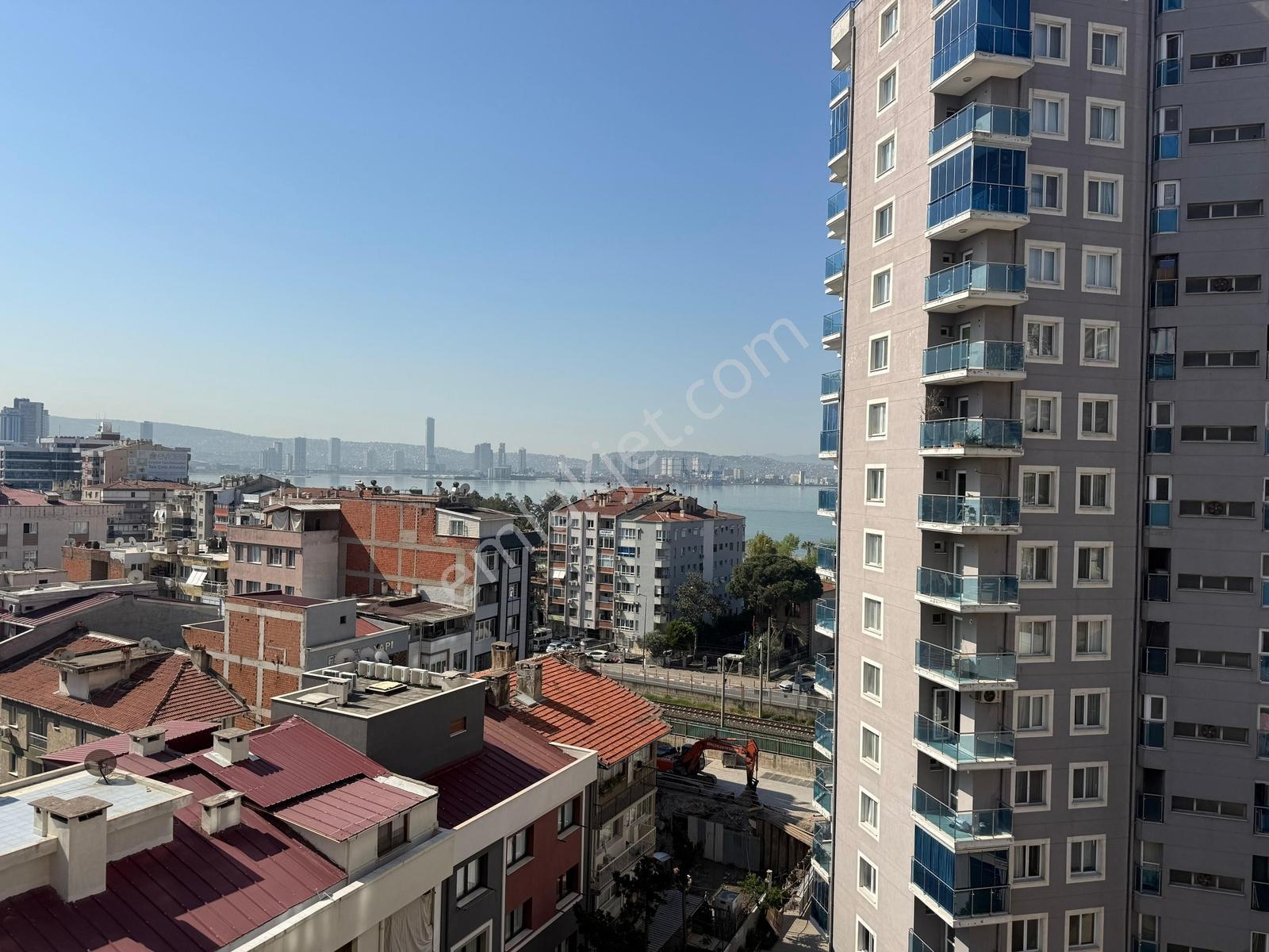 Bayraklı Güneşkent Sitesinde 3+1 Kiralık Daire - Görsel 7