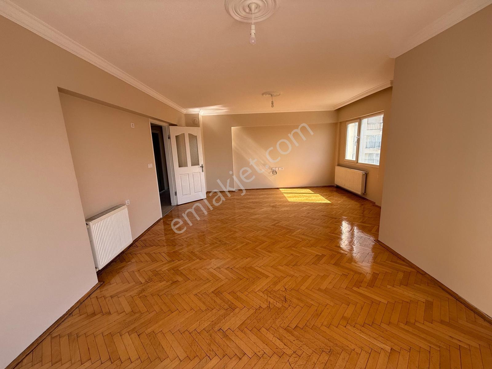 Bayraklı Güneşkent Sitesinde 3+1 Kiralık Daire - Görsel 39