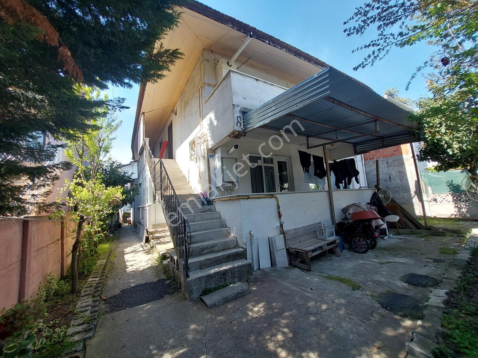 Sakarya Serdivan Yazlıkta 3 Daireli Müstakil Bina Satılık