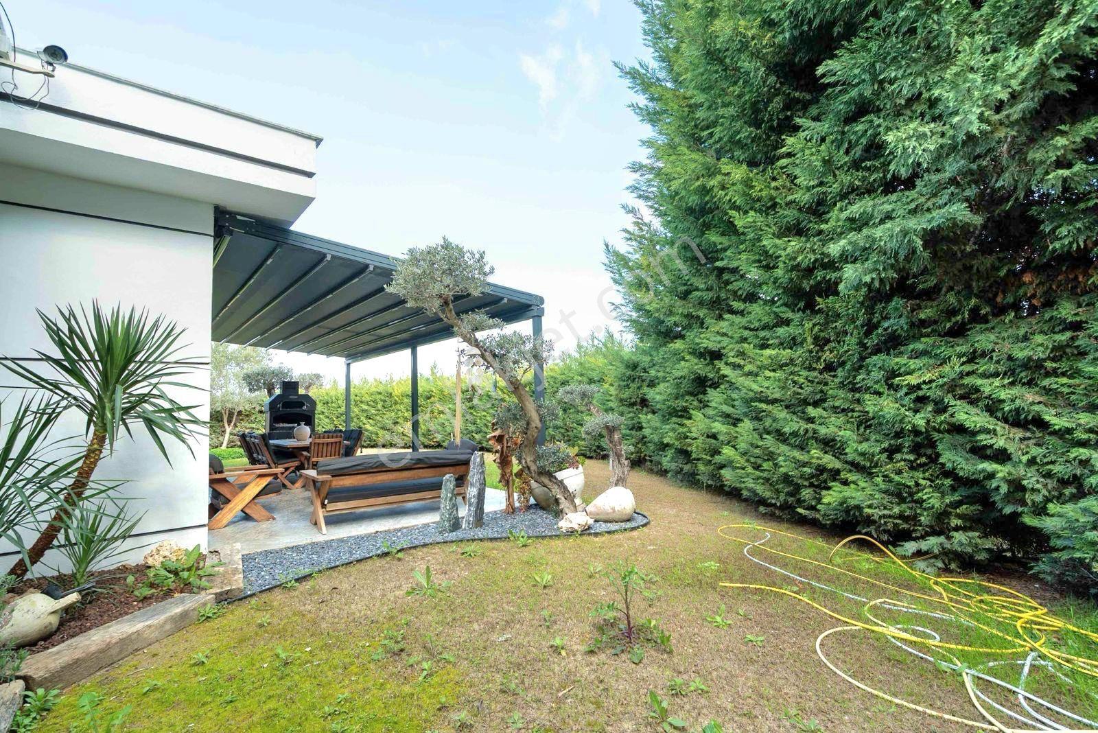 Kuşadasında Tek Katlı Satılık Merkeze Çok Yakın Çiftlik Evi - Görsel 22