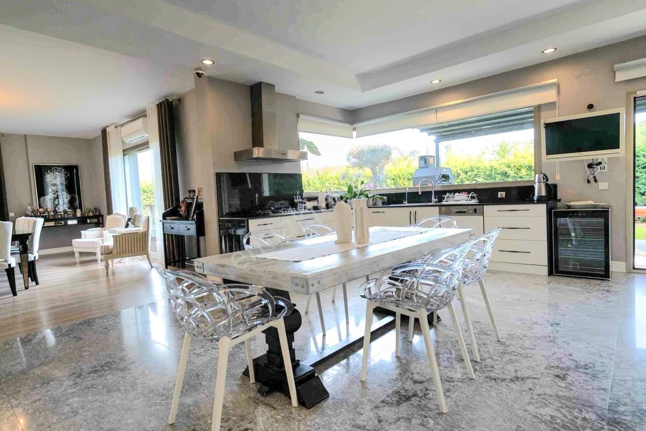 Kuşadasında Tek Katlı Satılık Merkeze Çok Yakın Çiftlik Evi - Görsel 18
