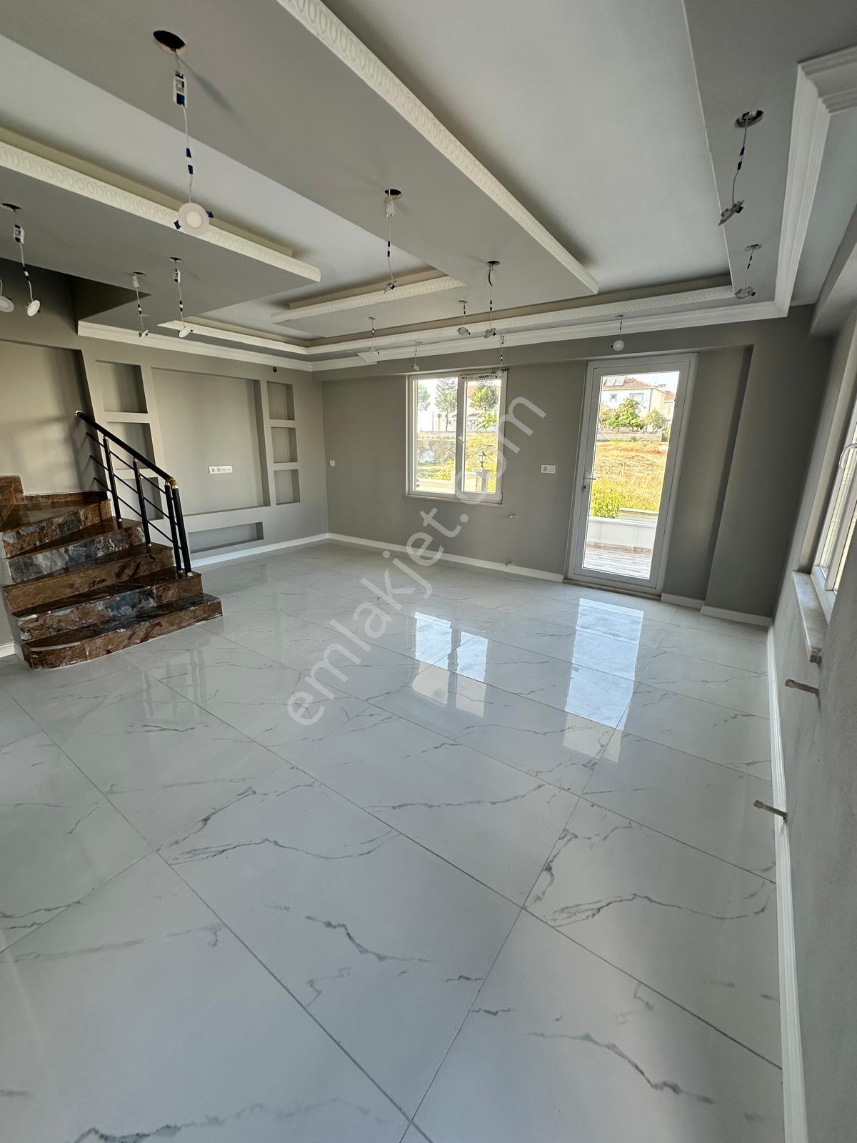 Karasu Kocaalinde Denize 90 Metre,satılık Triplex Müstakil Villa - Görsel 19