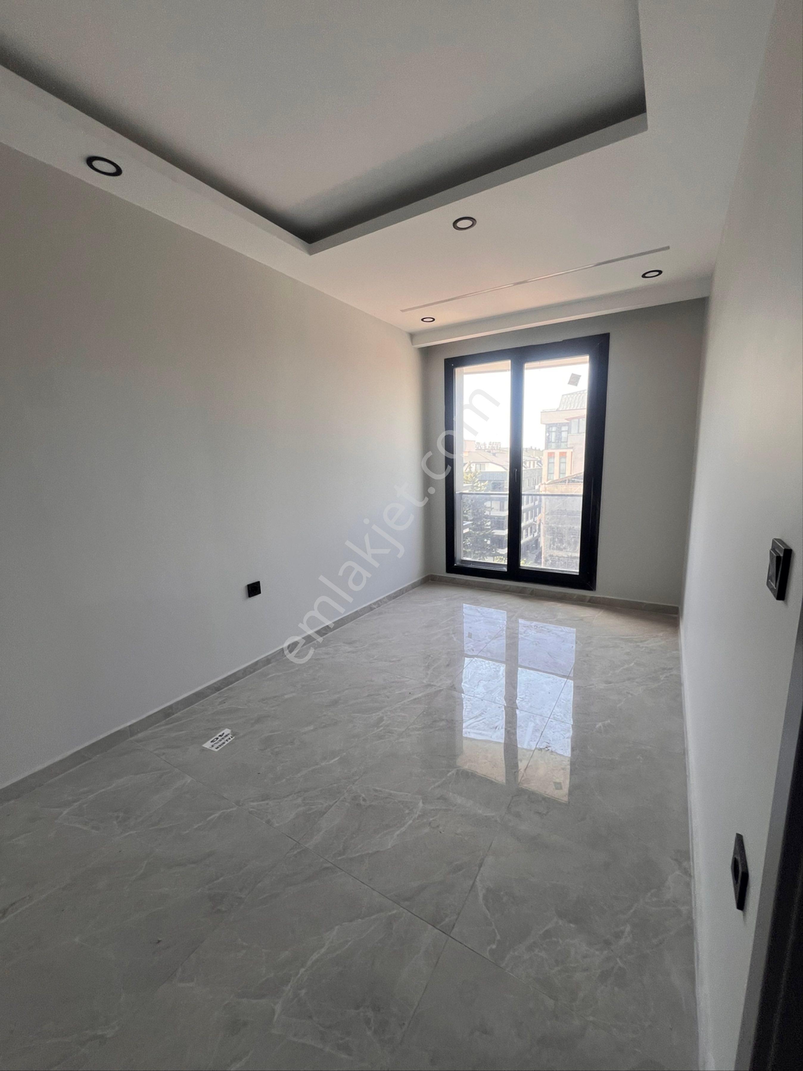 Avcılar Merkez De Caddeye Cephe 2+1 Köşe Ofise Uygun Daire - Görsel 7