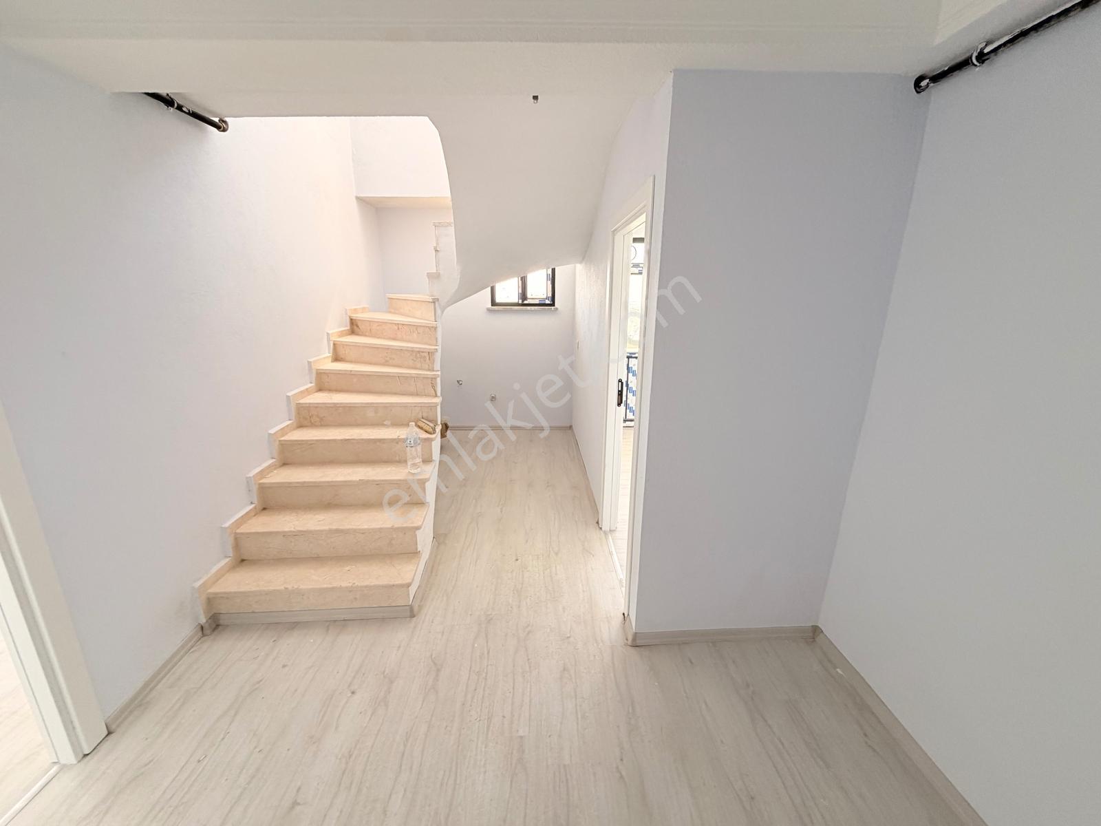 Çayırova Emek Mahallesinde Kiralık 4+1 Dübleks - Görsel 14