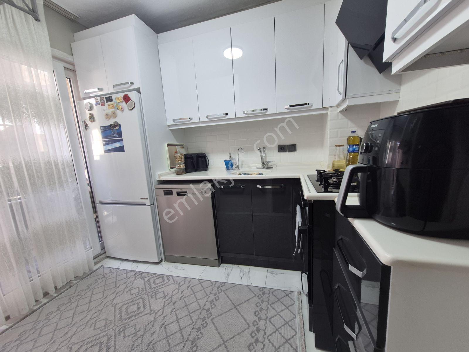 İzmir Refefbele Mah. 2+1 Arakat Doğalgazlı Kapalı Mutfak Daire - Görsel 2