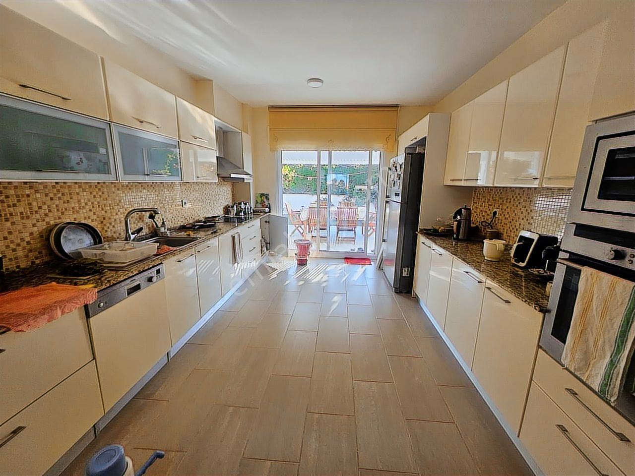 İzmir Çeşme Paşalimanı Full Deniz Manzaralı Müstakil Lüks Villa - Görsel 31