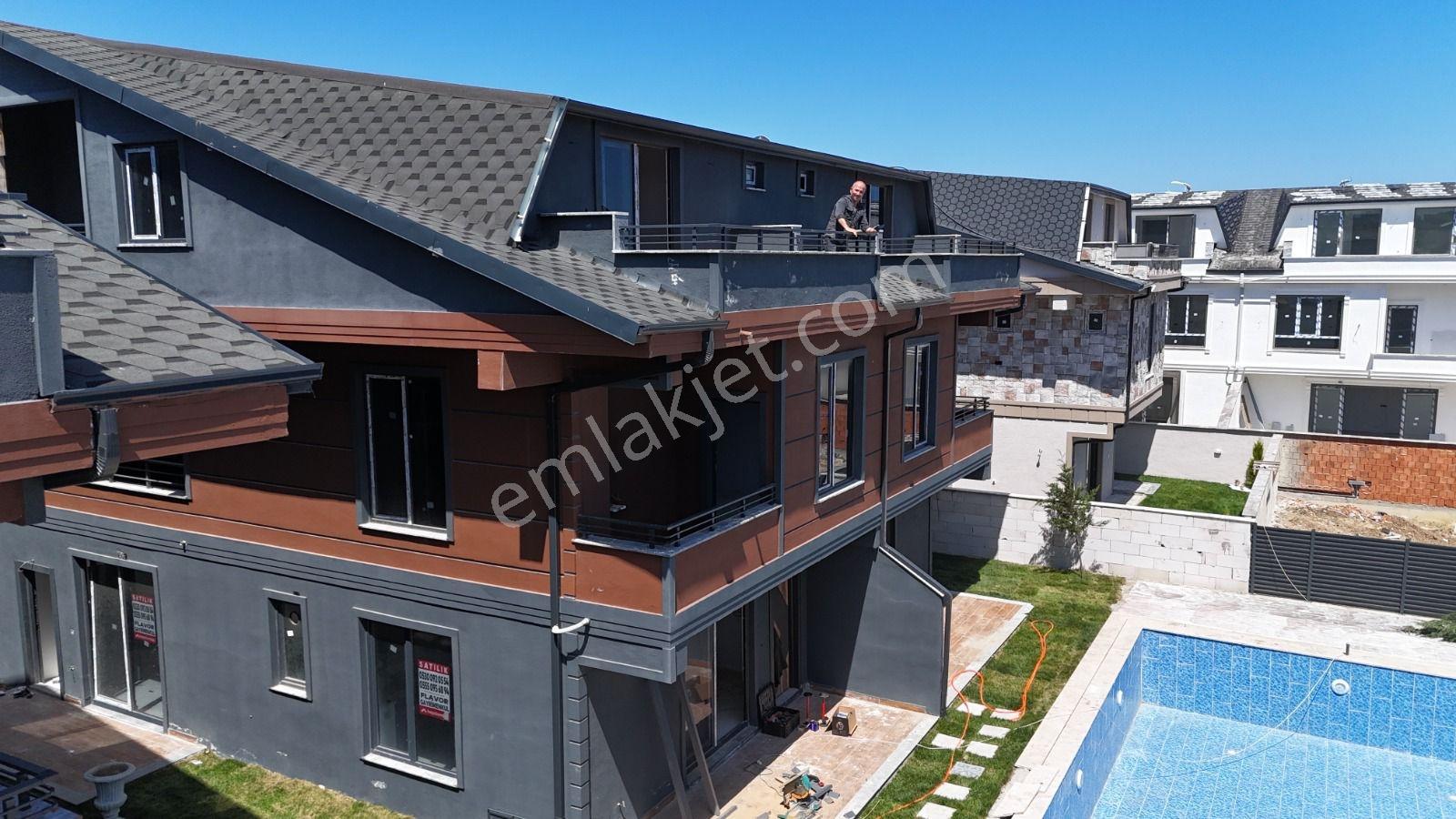 Karasu Kocaali'nde Havuzlu Lüks Sitede Satılık Villalar - Görsel 10