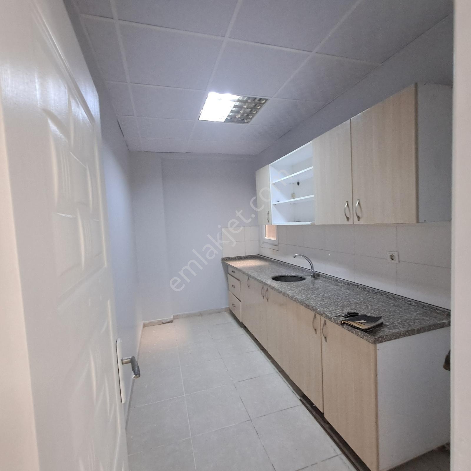 Asya' Dan Adliye Civarı Ofis-büro - Görsel 3