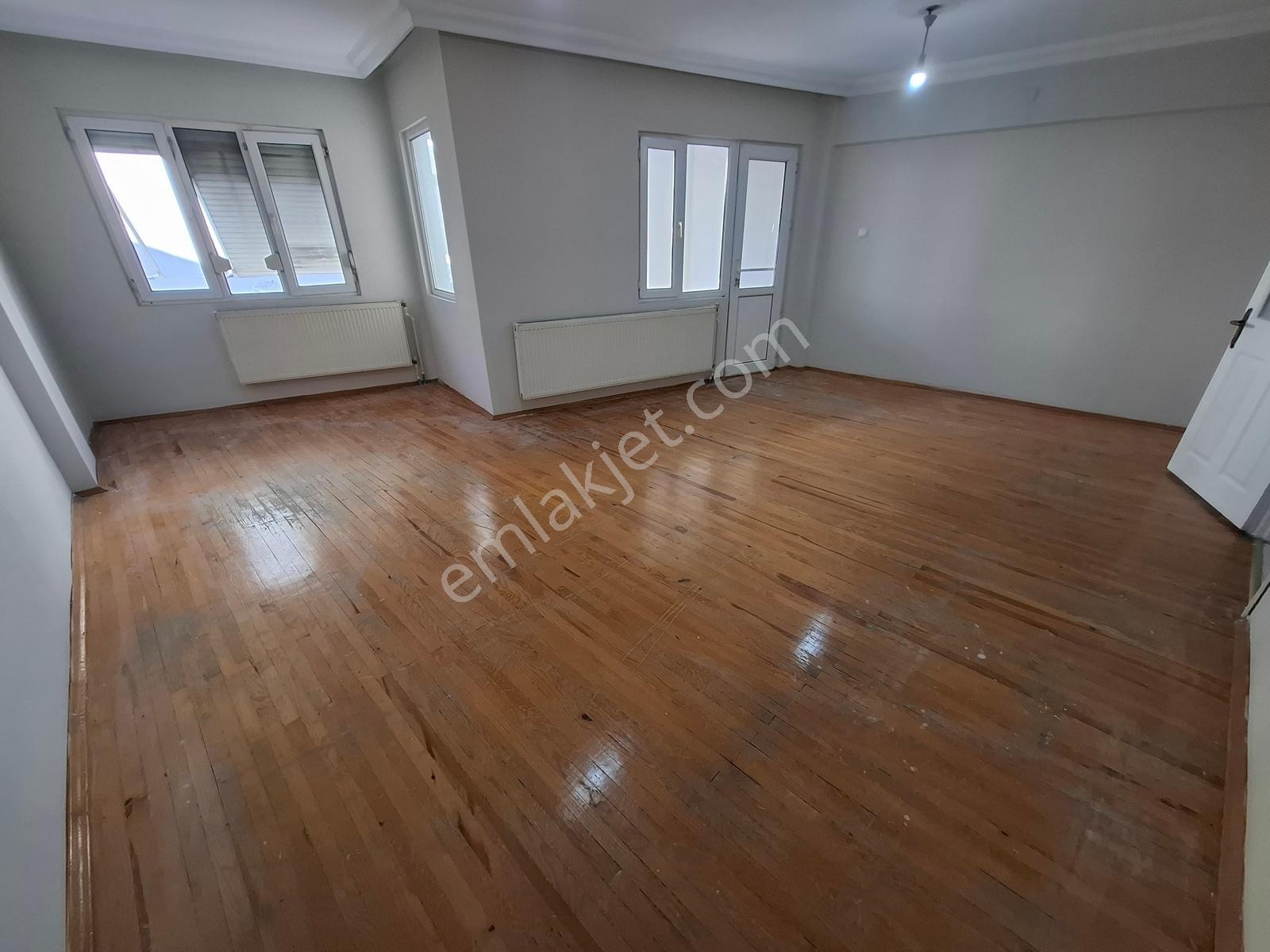 Akhisar İnönü Fahri Sertel Emlaktan Kiralık 3+1 Ofis Daire - Görsel 3