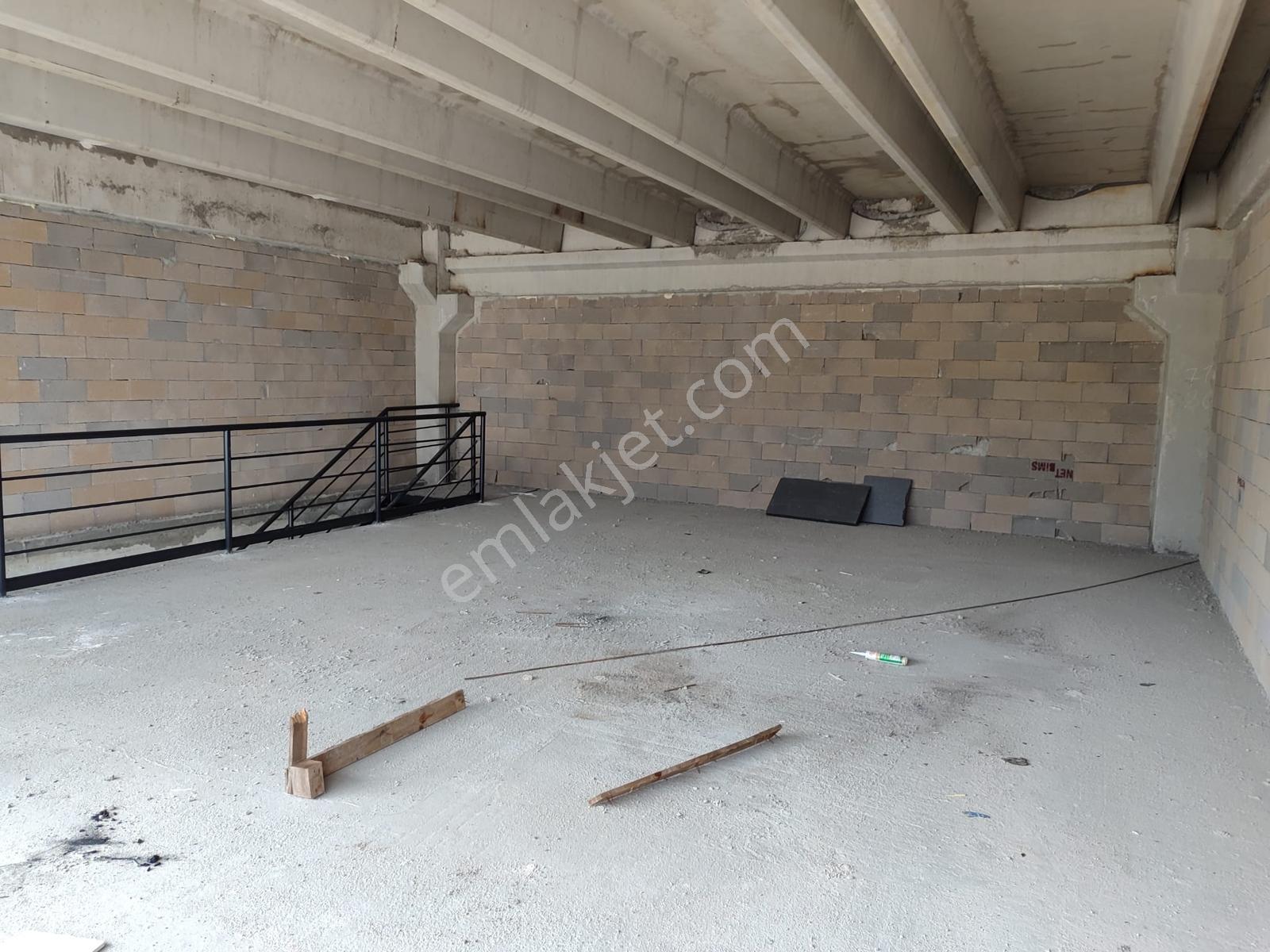 Saray'da 2000m2 Ofisli Kiralık Fabrika - Görsel 8