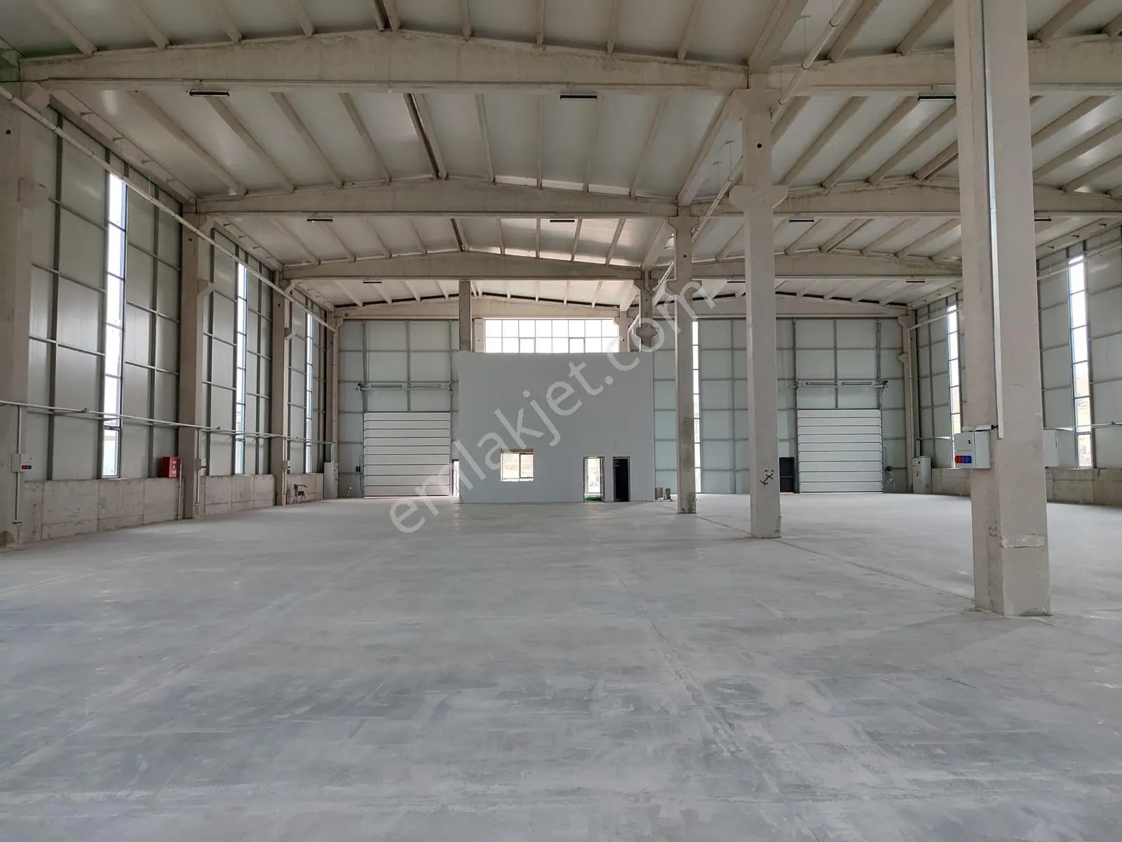 Saray'da 2000m2 Ofisli Kiralık Fabrika - Görsel 10