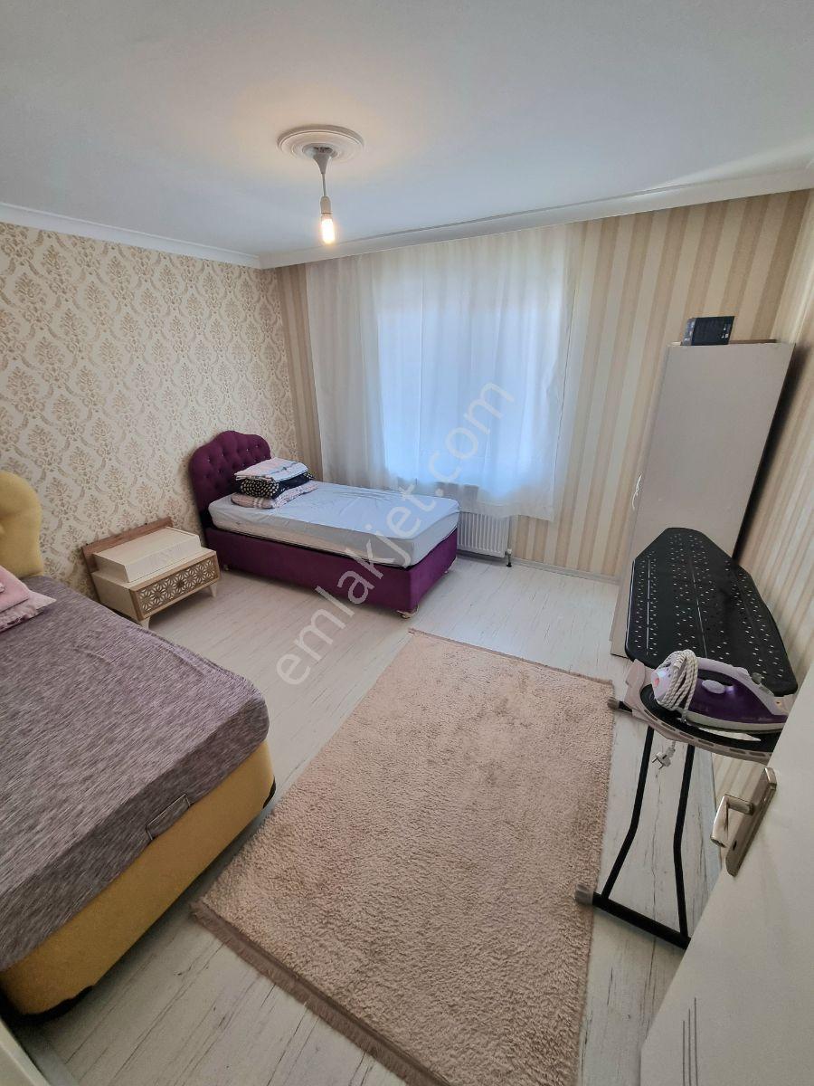 Feridunçelik Te Cadde Üzerinde Eşyalı 7.katta Kiralık Daire - Görsel 3