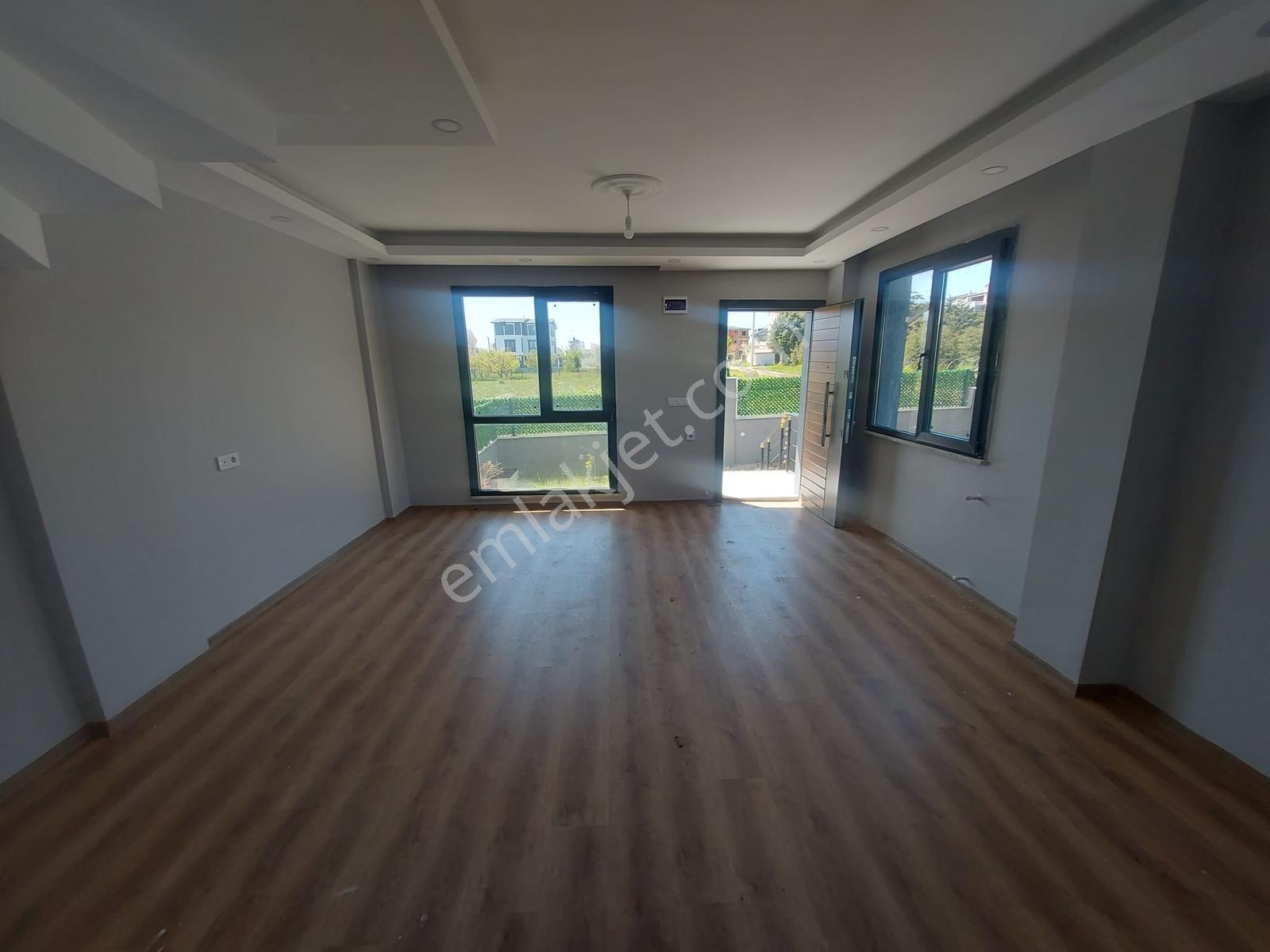 Yeniçiftlik Merkezde En Güzel Konumda 4+1 Bahçeli Yazlık Villa - Görsel 9