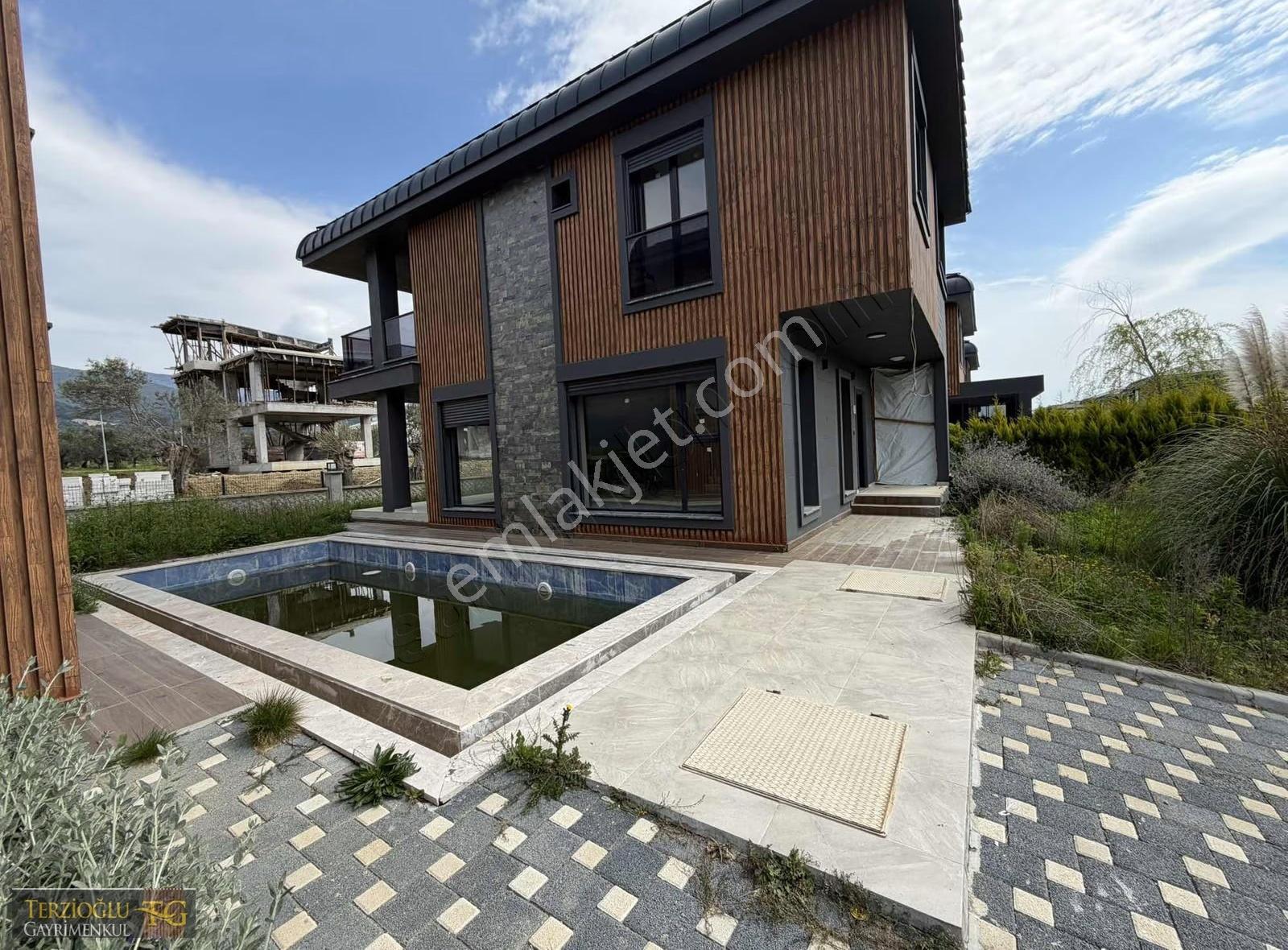 Terzioğlu'ndan Gürede Oteller Bölgesinde Satılık Deluxe3+1 Villa - Görsel 2