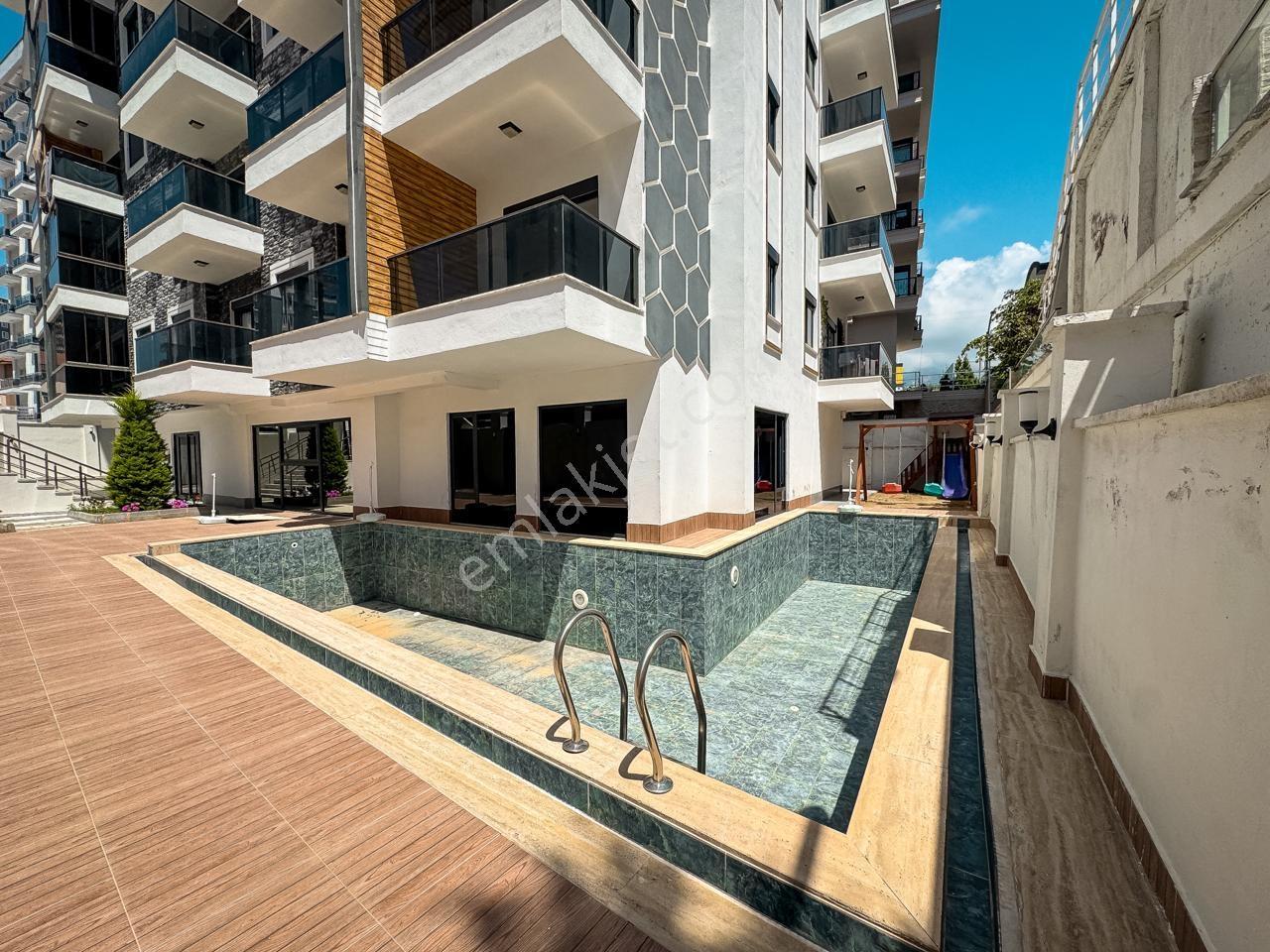 Çok Çok Acil Satılık Uygun Fiyatlı Full Aktiviteli Eşyalı Daire - Görsel 12