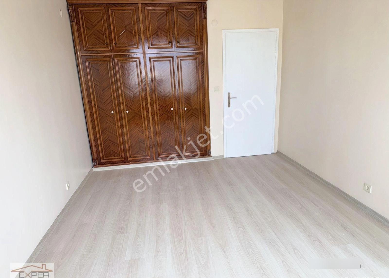 Sezai Selek Sokakta, Asansörlü 4.katta,130m2 Bakımlı Ferah Daire - Görsel 16