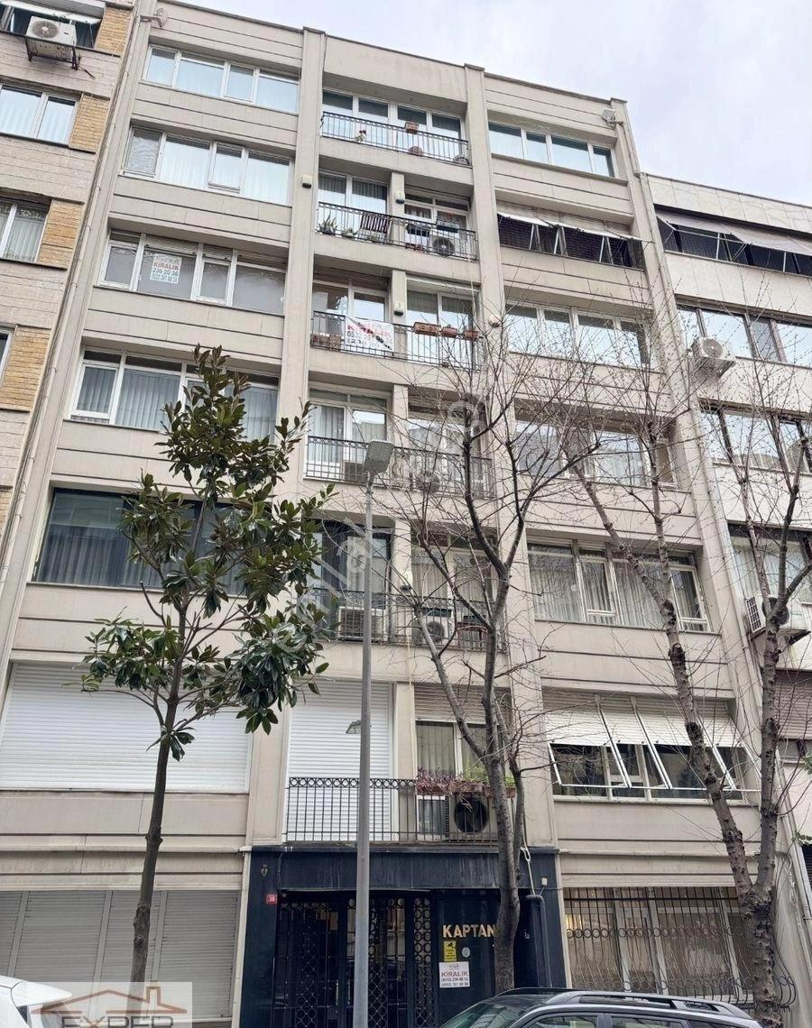 Sezai Selek Sokakta, Asansörlü 4.katta,130m2 Bakımlı Ferah Daire - Görsel 30