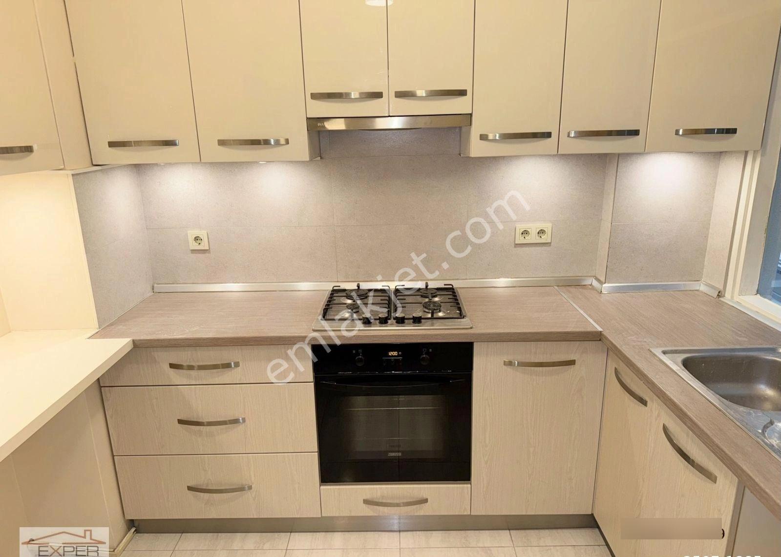Sezai Selek Sokakta, Asansörlü 4.katta,130m2 Bakımlı Ferah Daire - Görsel 8