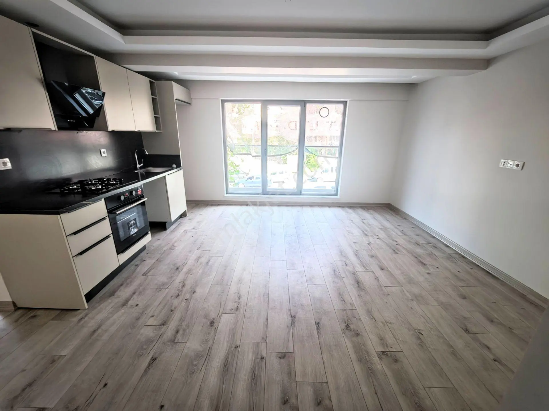 Emek Satılık Asansörlü,k.otoparklı, Arakat, Ön 1+1 Daire
