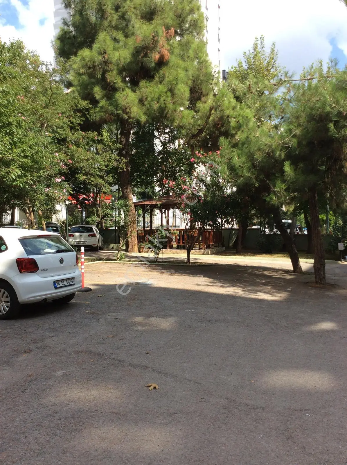 Erenköy Erdemir Sitesinde Güneye Bakan Eşyalı 3+1 Kiralık Daire - Görsel 3