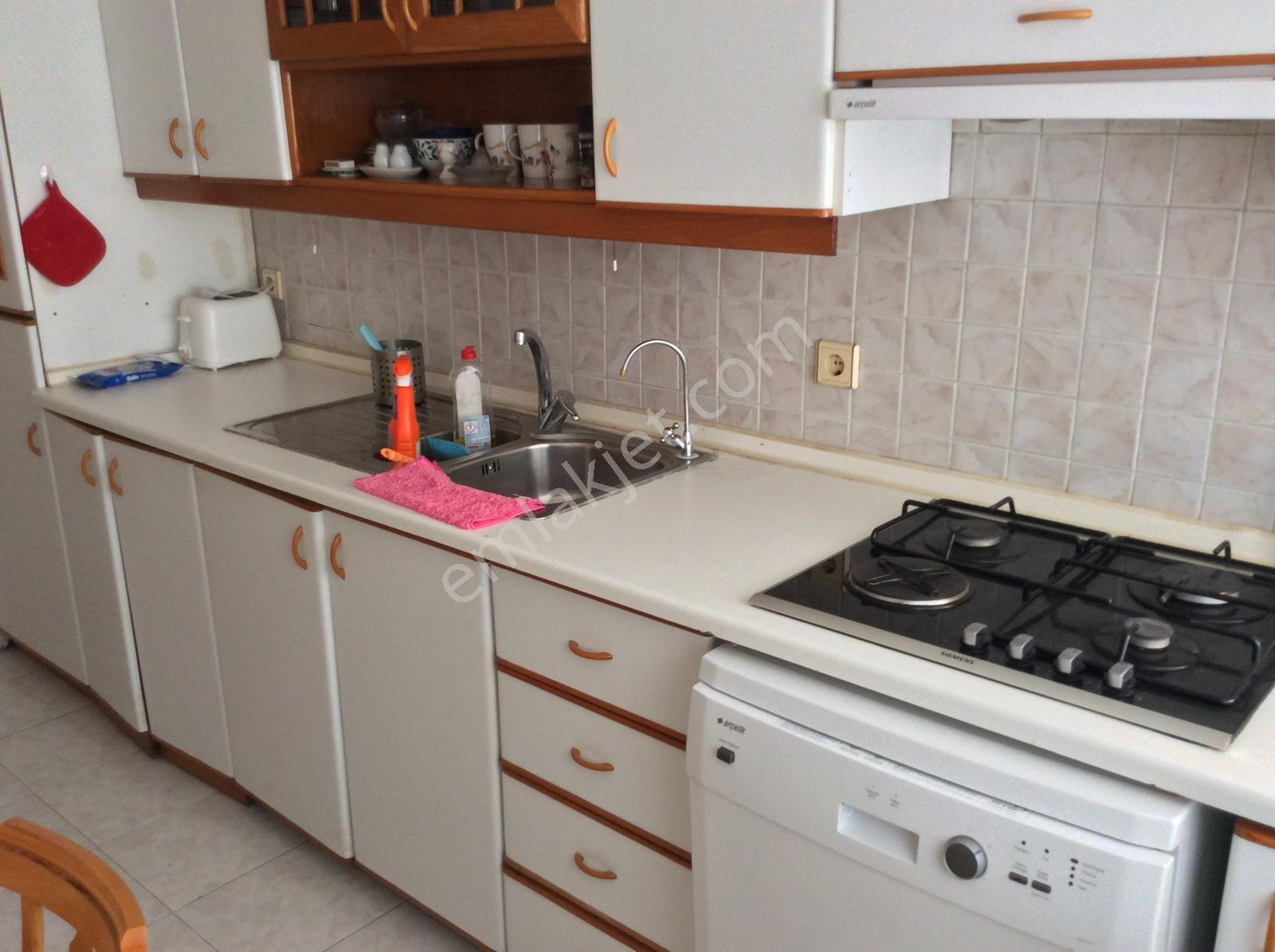 Erenköy Erdemir Sitesinde Güneye Bakan Eşyalı 3+1 Kiralık Daire - Görsel 13