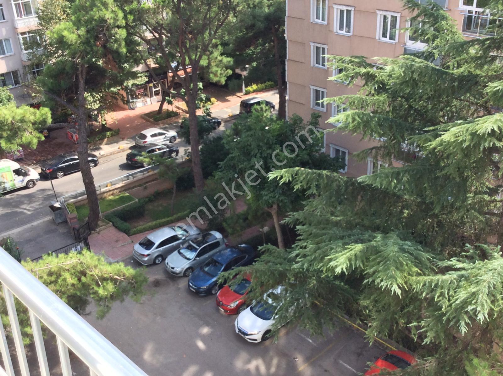 Erenköy Erdemir Sitesinde Güneye Bakan Eşyalı 3+1 Kiralık Daire - Görsel 15