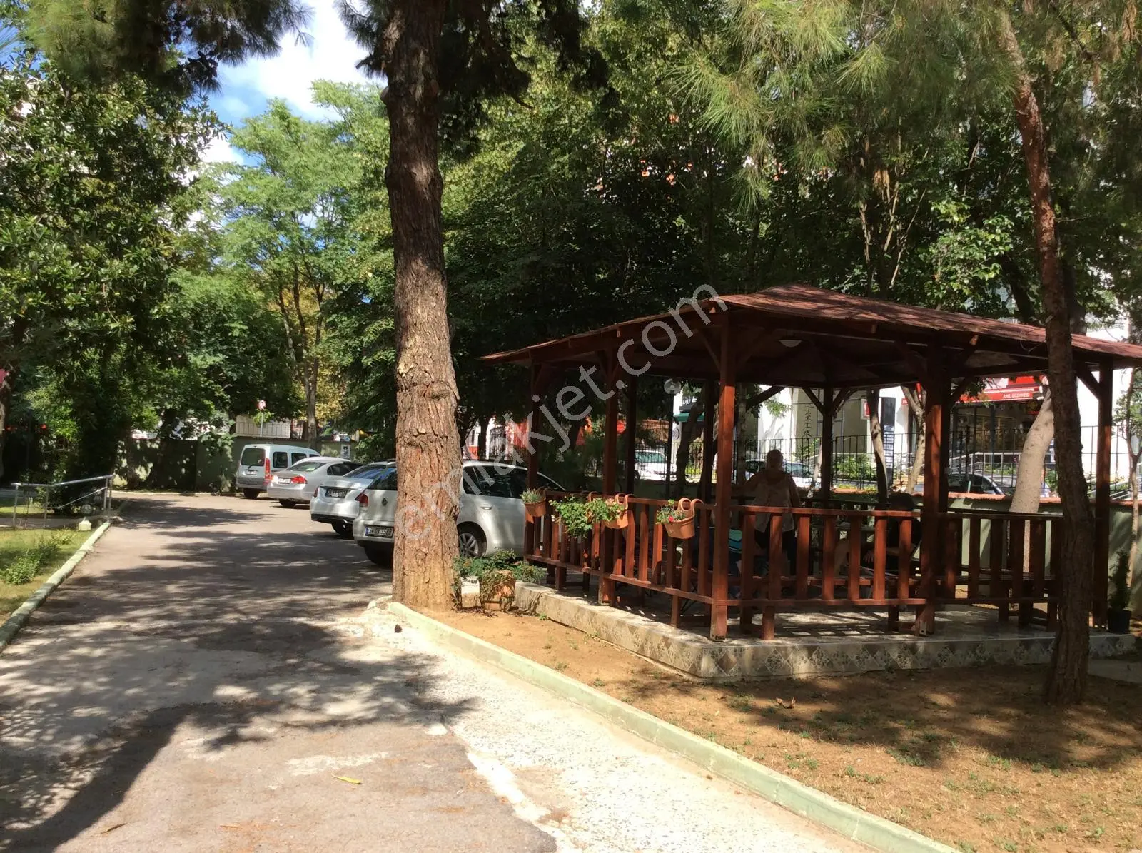 Erenköy Erdemir Sitesinde Güneye Bakan Eşyalı 3+1 Kiralık Daire - Görsel 4