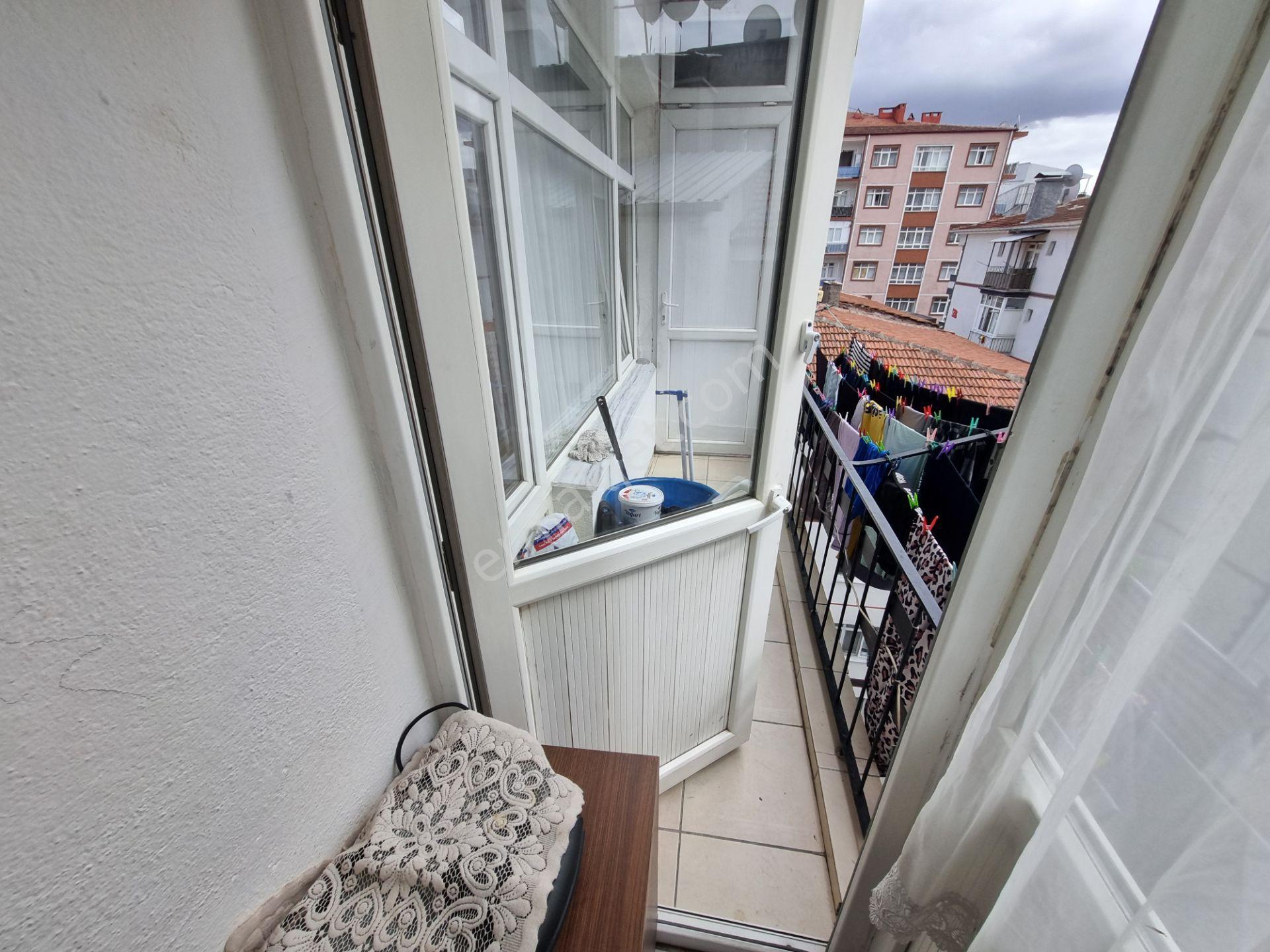 Metroya 400 Metre - Lüks Yapılı - Bağımsız Salon - Asansörlü 3+1 - Görsel 12