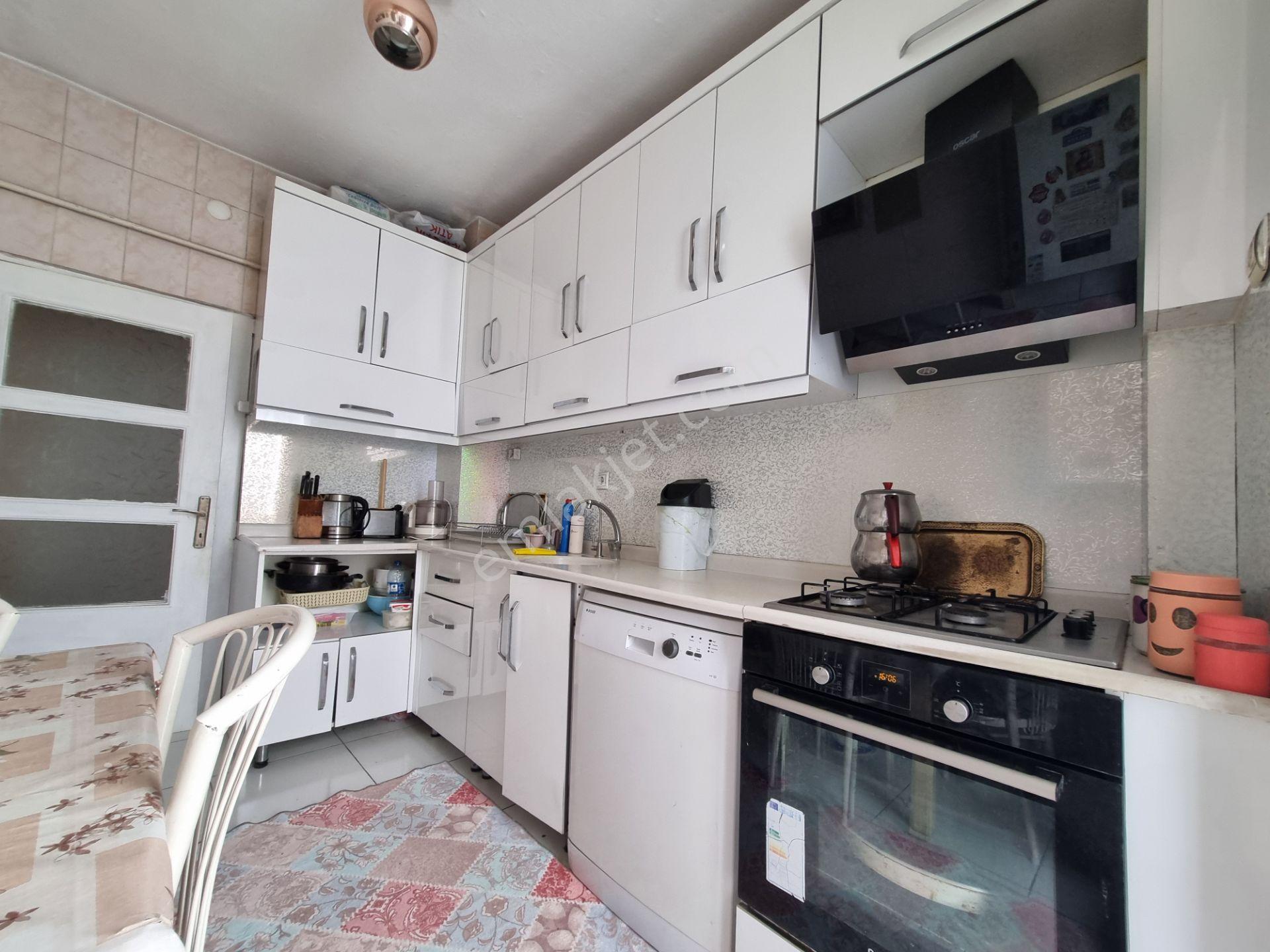 Metroya 400 Metre - Lüks Yapılı - Bağımsız Salon - Asansörlü 3+1 - Görsel 9