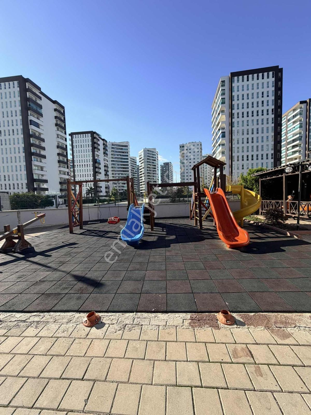 Total'den Gürselpaşa'nın En Değerli Lokasyonunda Genç Cazip Bina - Görsel 3