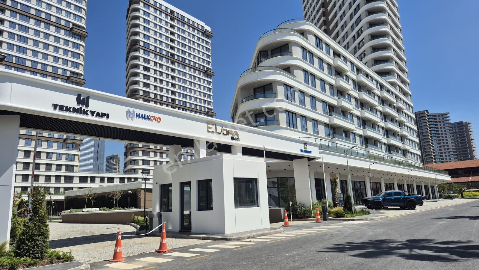 Evora İzmir' De Konut Ve Ofis Kullanımına Uygun 1+1 Kiralık