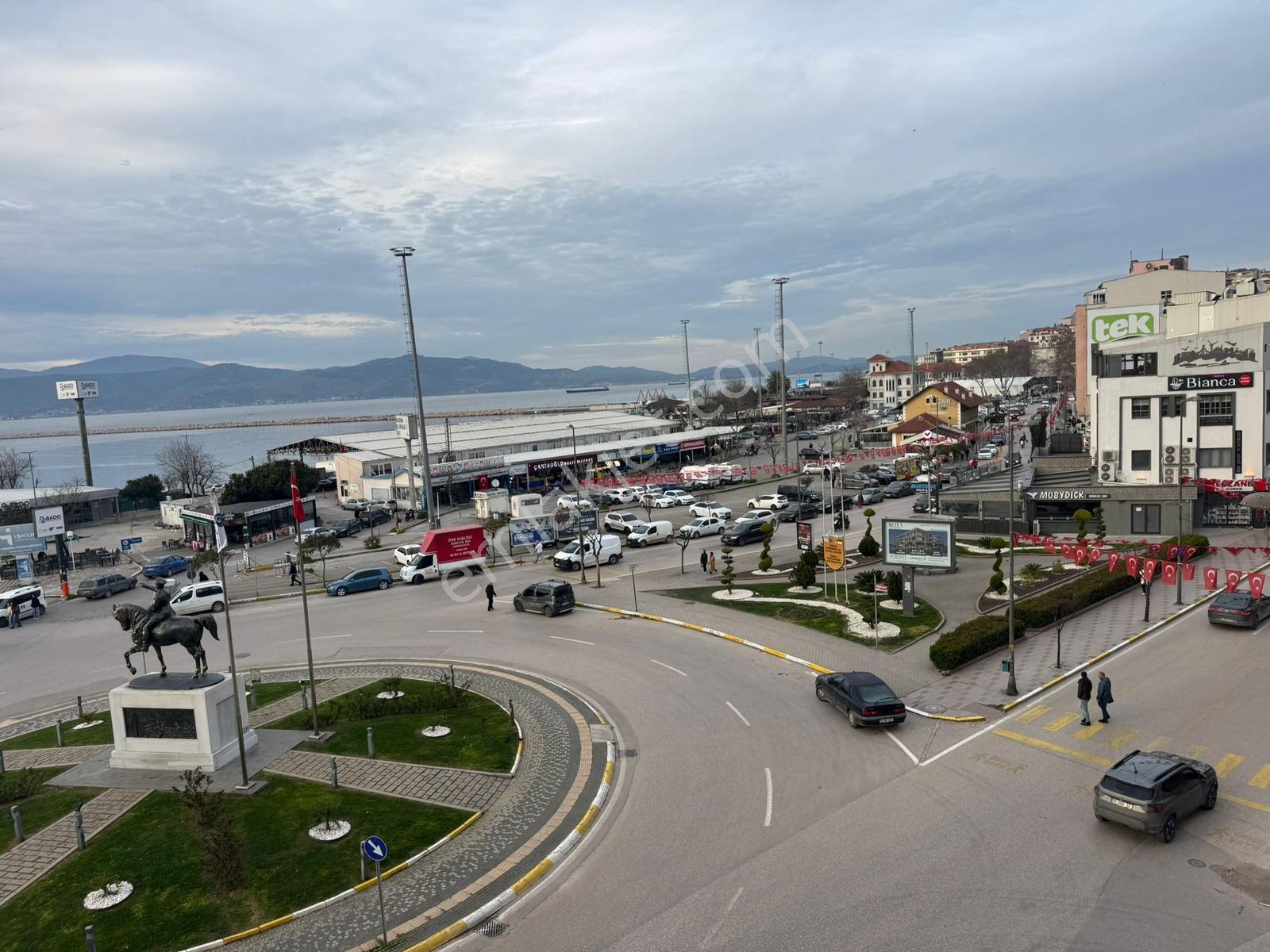 Bandırma Mavi Emlaktan İşlek Ana Cadde Üzerinde Satılık Ofis - Görsel 14