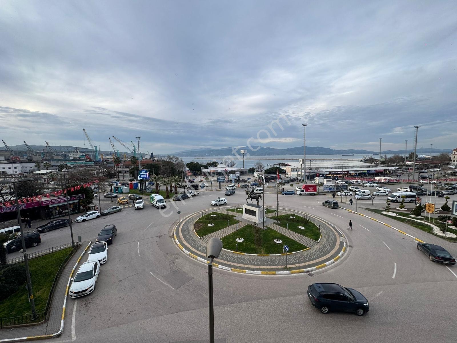 Bandırma Mavi Emlaktan İşlek Ana Cadde Üzerinde Satılık Ofis - Görsel 2