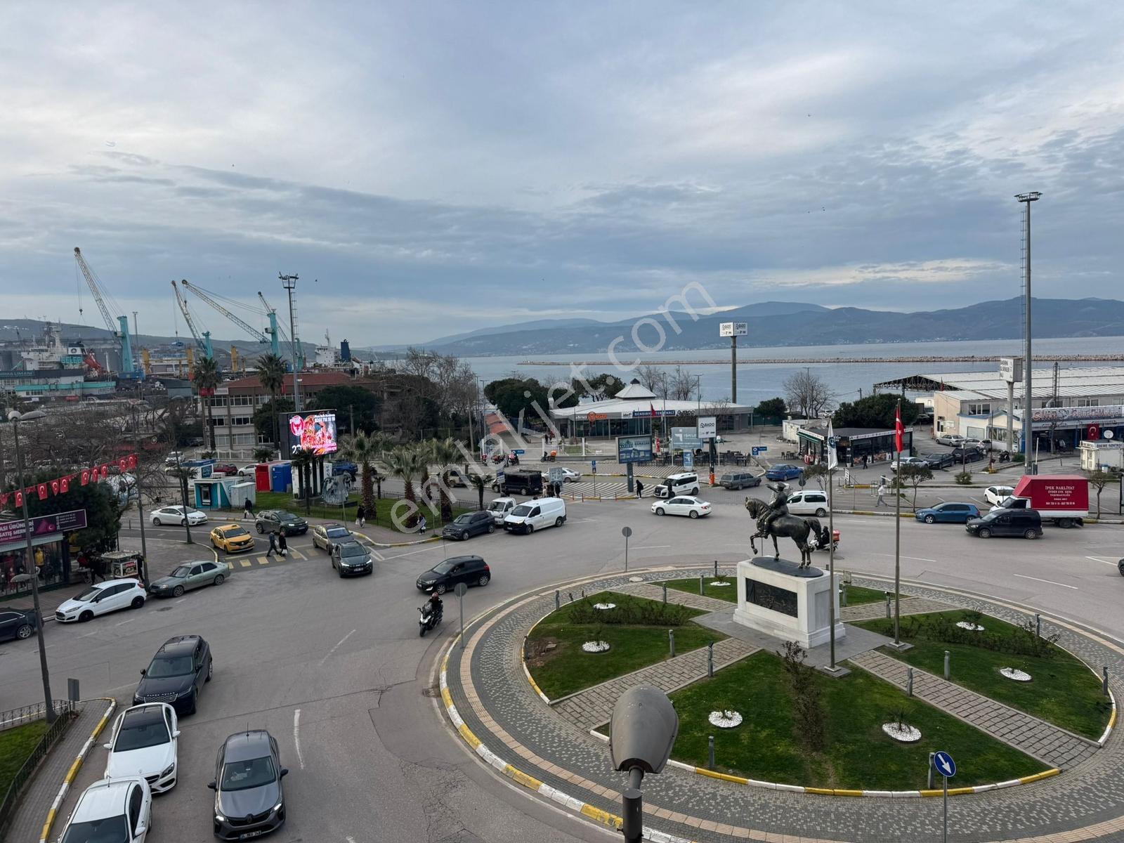 Bandırma Mavi Emlaktan İşlek Ana Cadde Üzerinde Satılık Ofis - Görsel 5