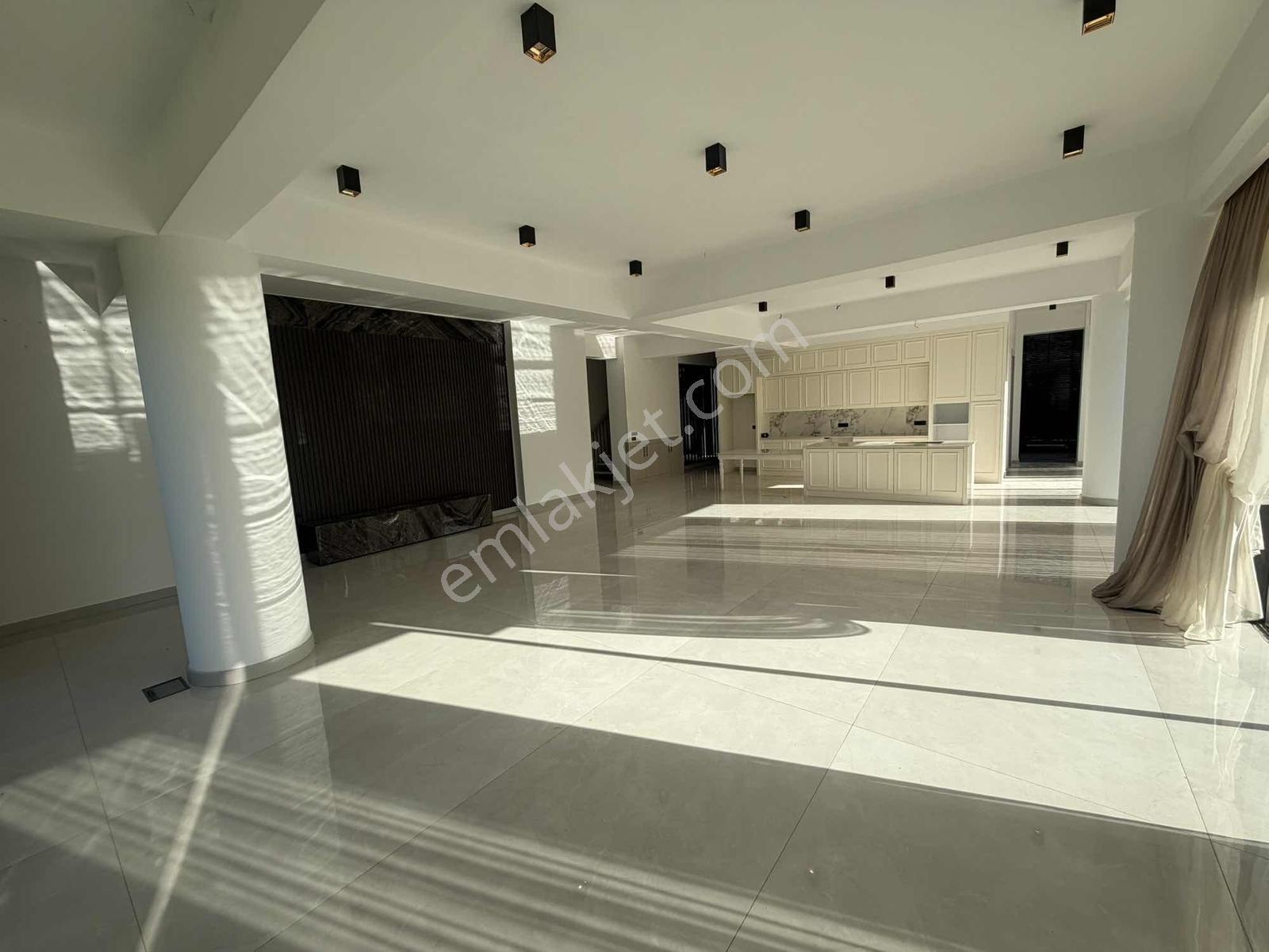 Şehzade Gayrimenkul'den Şirinköy'de Doğa Manzaralı Kiralık Villa - Görsel 10
