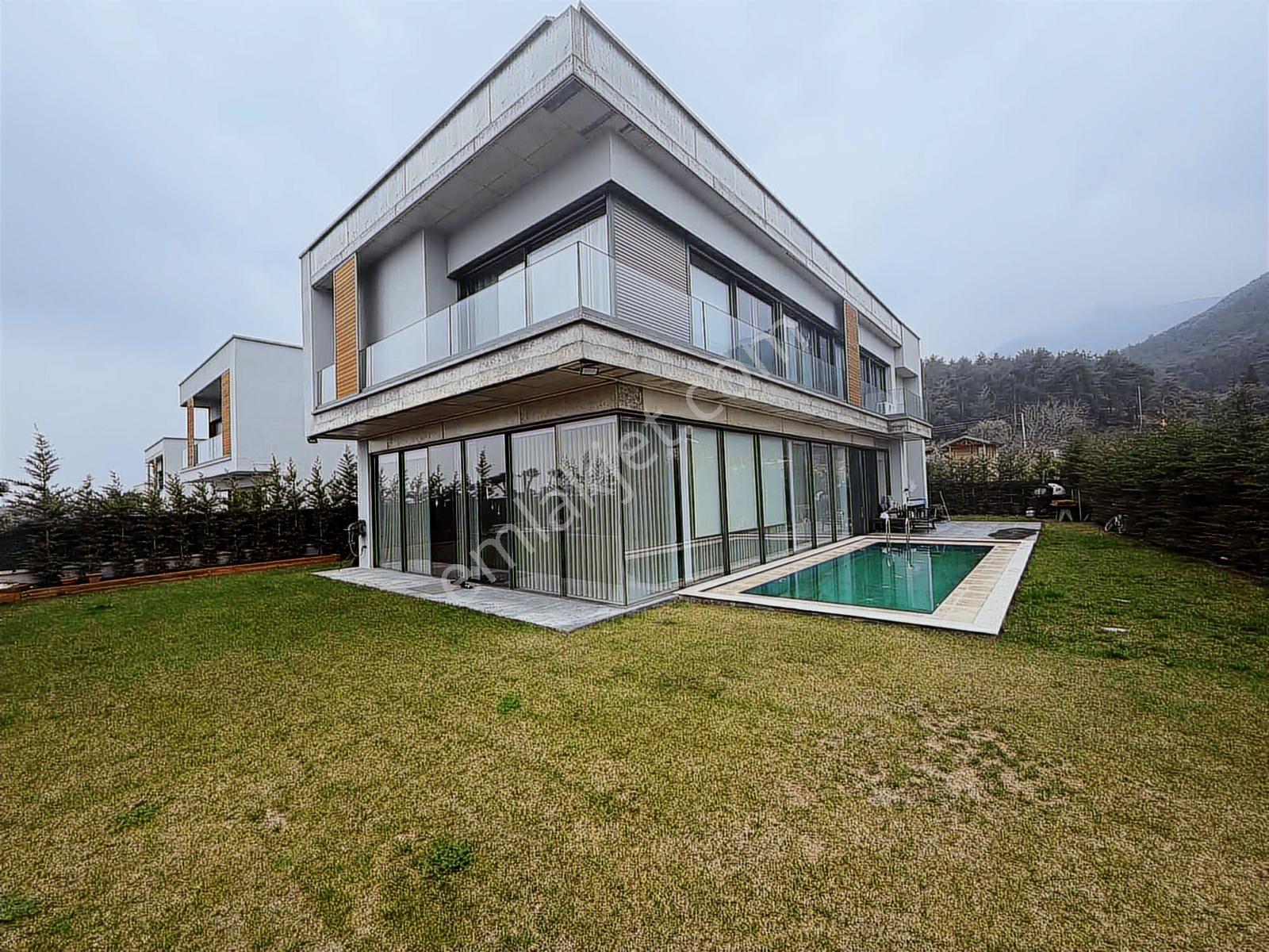 Şehzade Gayrimenkul'den Şirinköy'de Doğa Manzaralı Kiralık Villa - Görsel 36