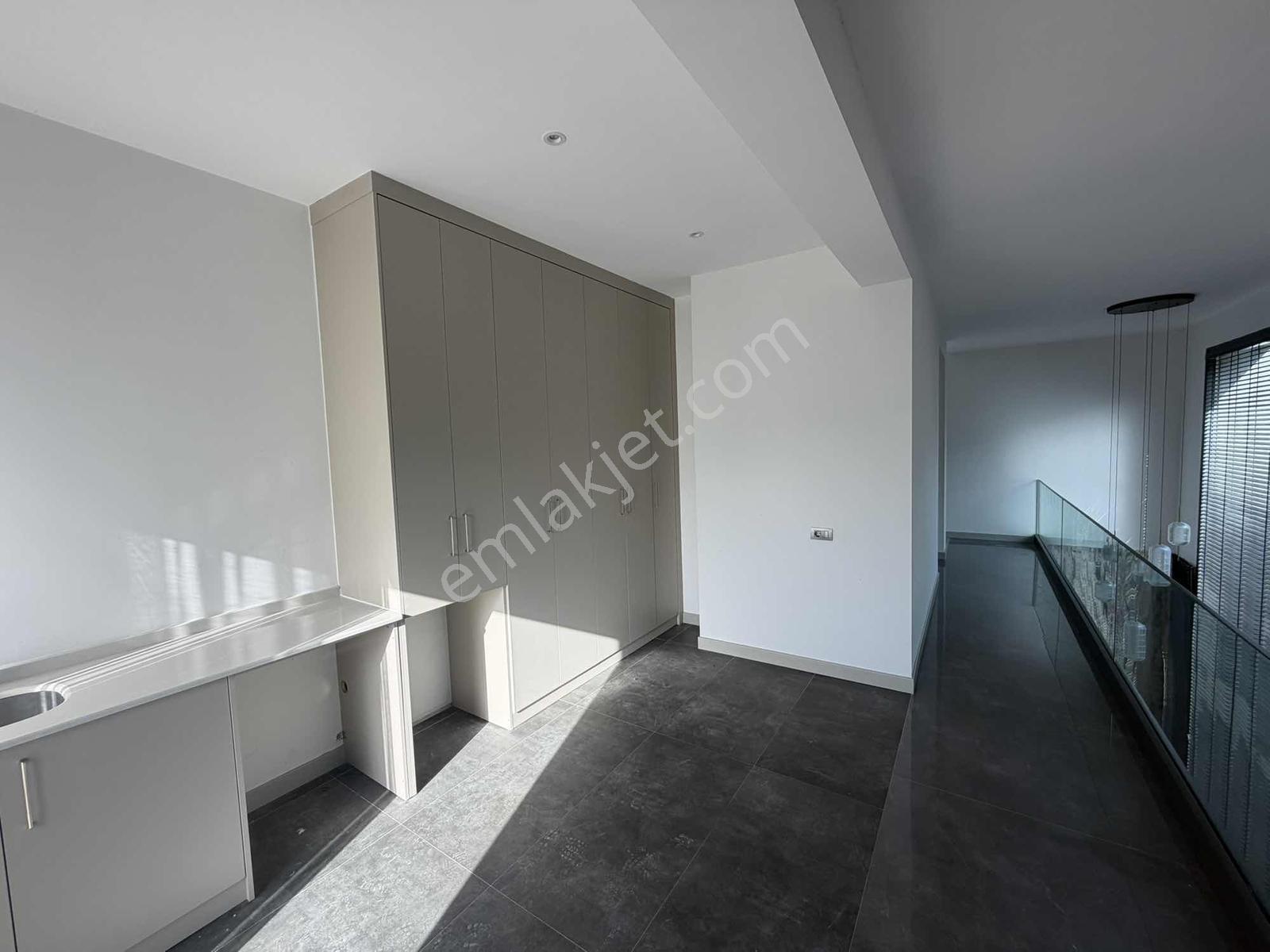Şehzade Gayrimenkul'den Şirinköy'de Doğa Manzaralı Kiralık Villa - Görsel 17