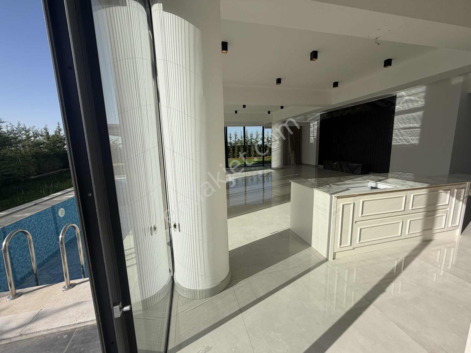 Şehzade Gayrimenkul'den Şirinköy'de Doğa Manzaralı Kiralık Villa - Görsel 28