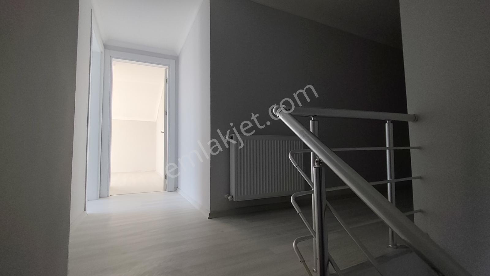 Demirtaş Sakarya'da Site İçinde Geniş Balkonlu Dubleks 2+1 Daire - Görsel 11