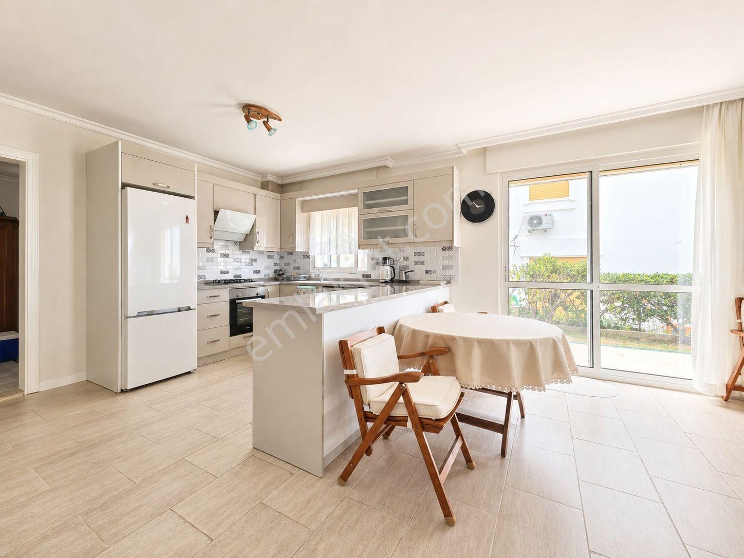 Çeşme Dalyan İyi Dostlar Sitesinde Deniz Manzaralı Satılık Villa - Görsel 7