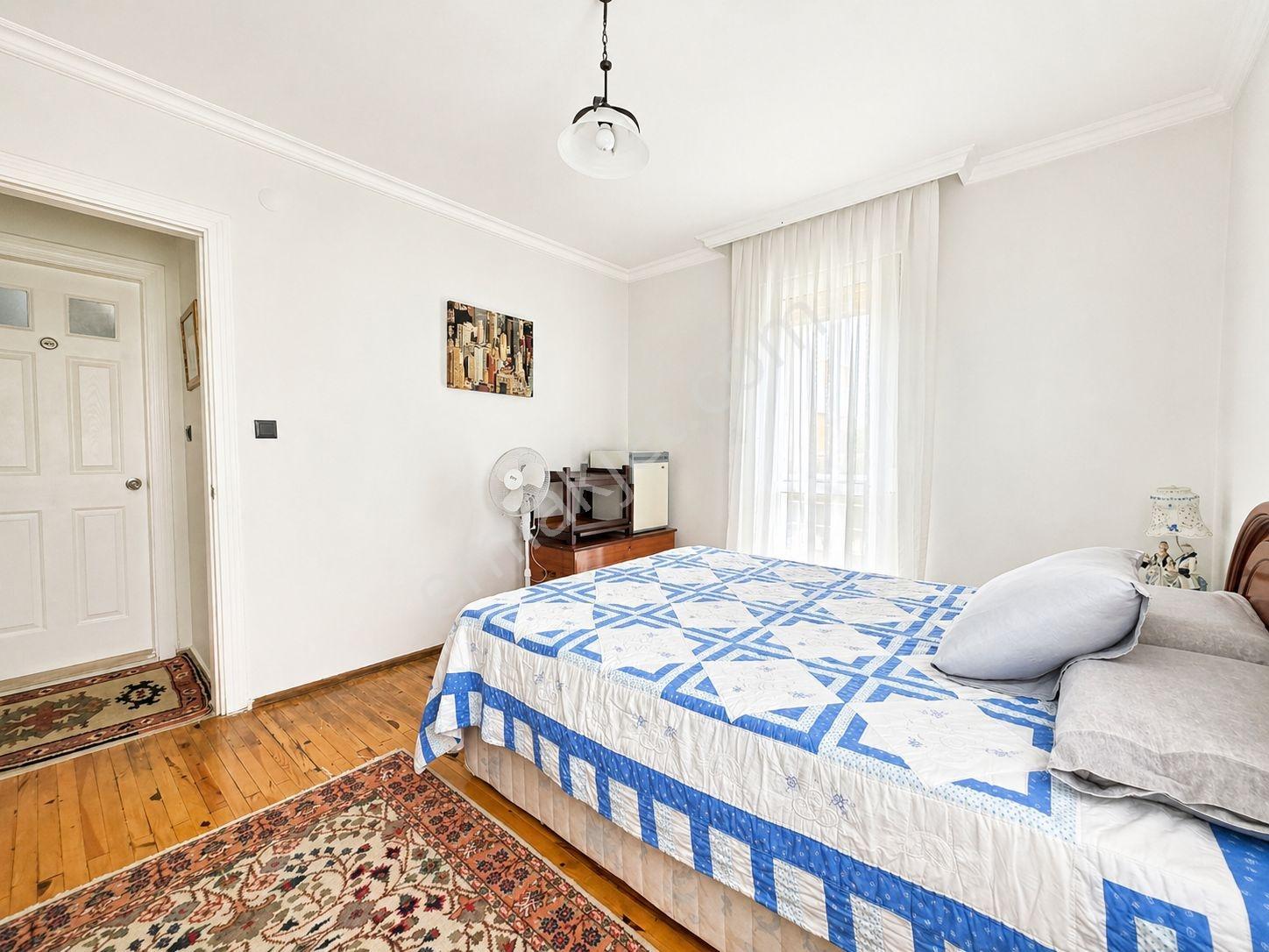Çeşme Dalyan İyi Dostlar Sitesinde Deniz Manzaralı Satılık Villa - Görsel 28