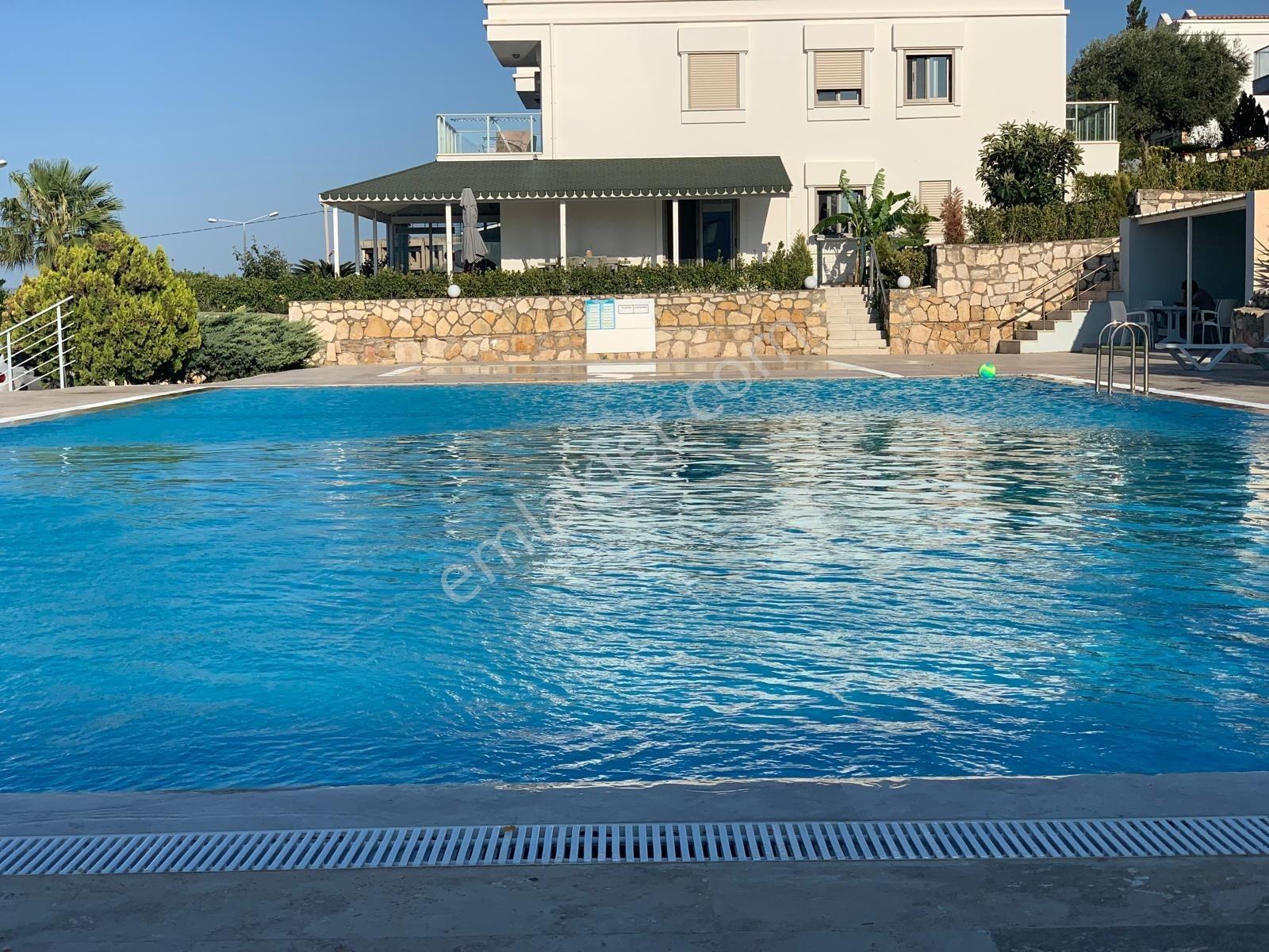 Çeşme Dalyan İyi Dostlar Sitesinde Deniz Manzaralı Satılık Villa - Görsel 34