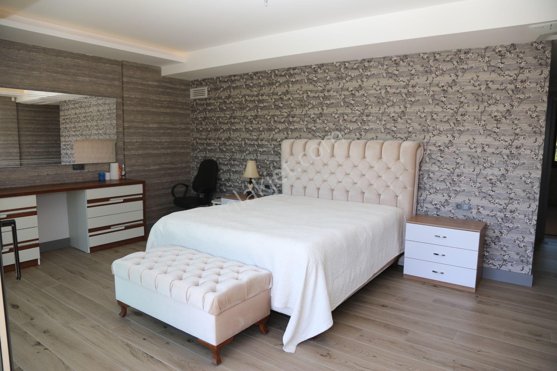 Urla'da 3.202 M² Arazide, Havuzlu Ultra Lüks Villa & Özel Yaşam - Görsel 26