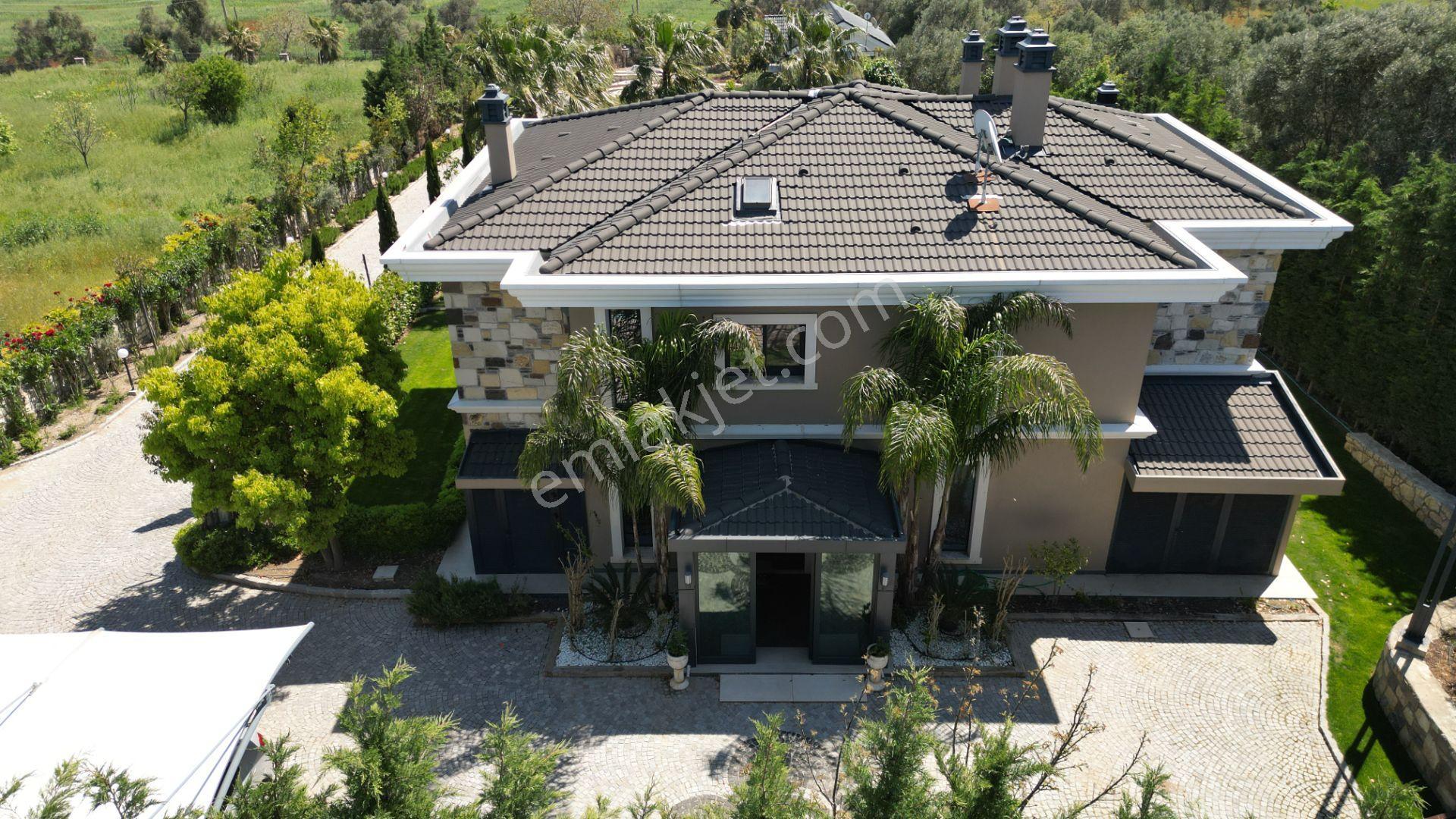 Urla'da 3.202 M² Arazide, Havuzlu Ultra Lüks Villa & Özel Yaşam - Görsel 10