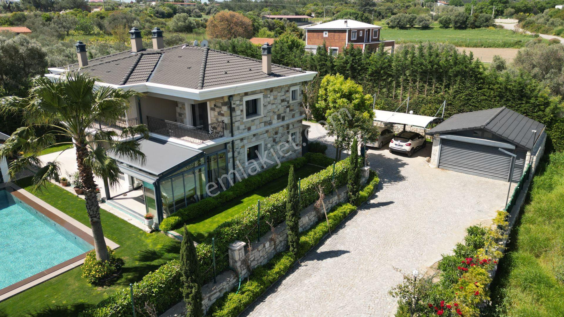 Urla'da 3.202 M² Arazide, Havuzlu Ultra Lüks Villa & Özel Yaşam - Görsel 9
