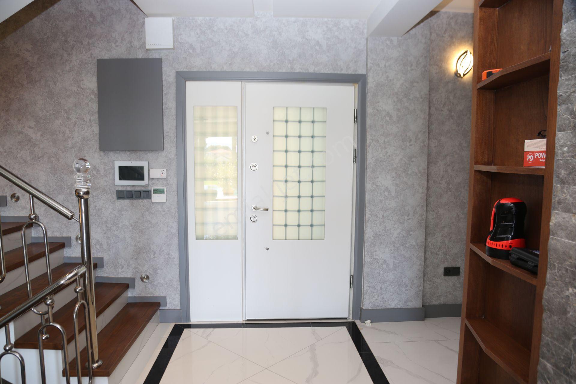 Urla'da 3.202 M² Arazide, Havuzlu Ultra Lüks Villa & Özel Yaşam - Görsel 16