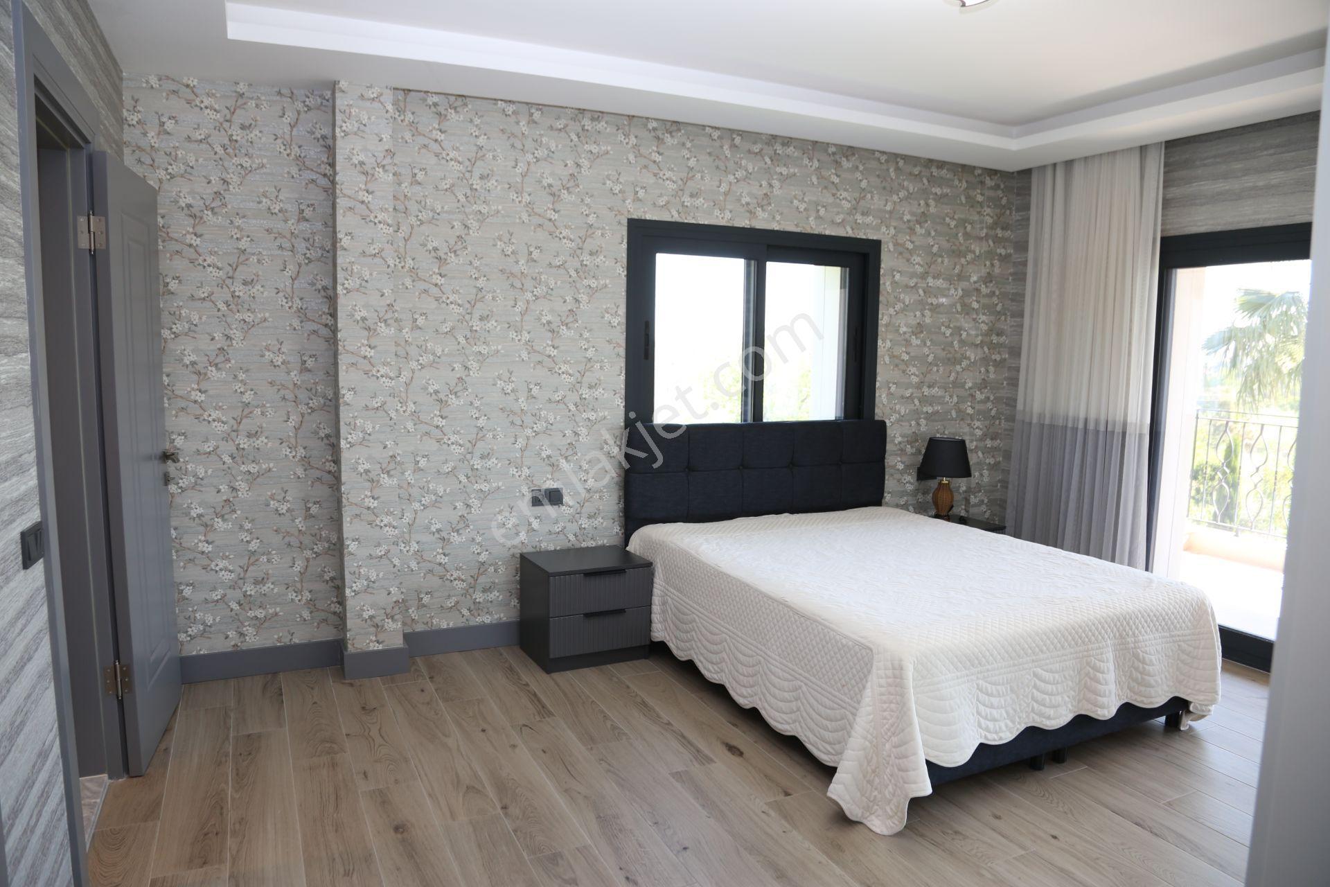 Urla'da 3.202 M² Arazide, Havuzlu Ultra Lüks Villa & Özel Yaşam - Görsel 25