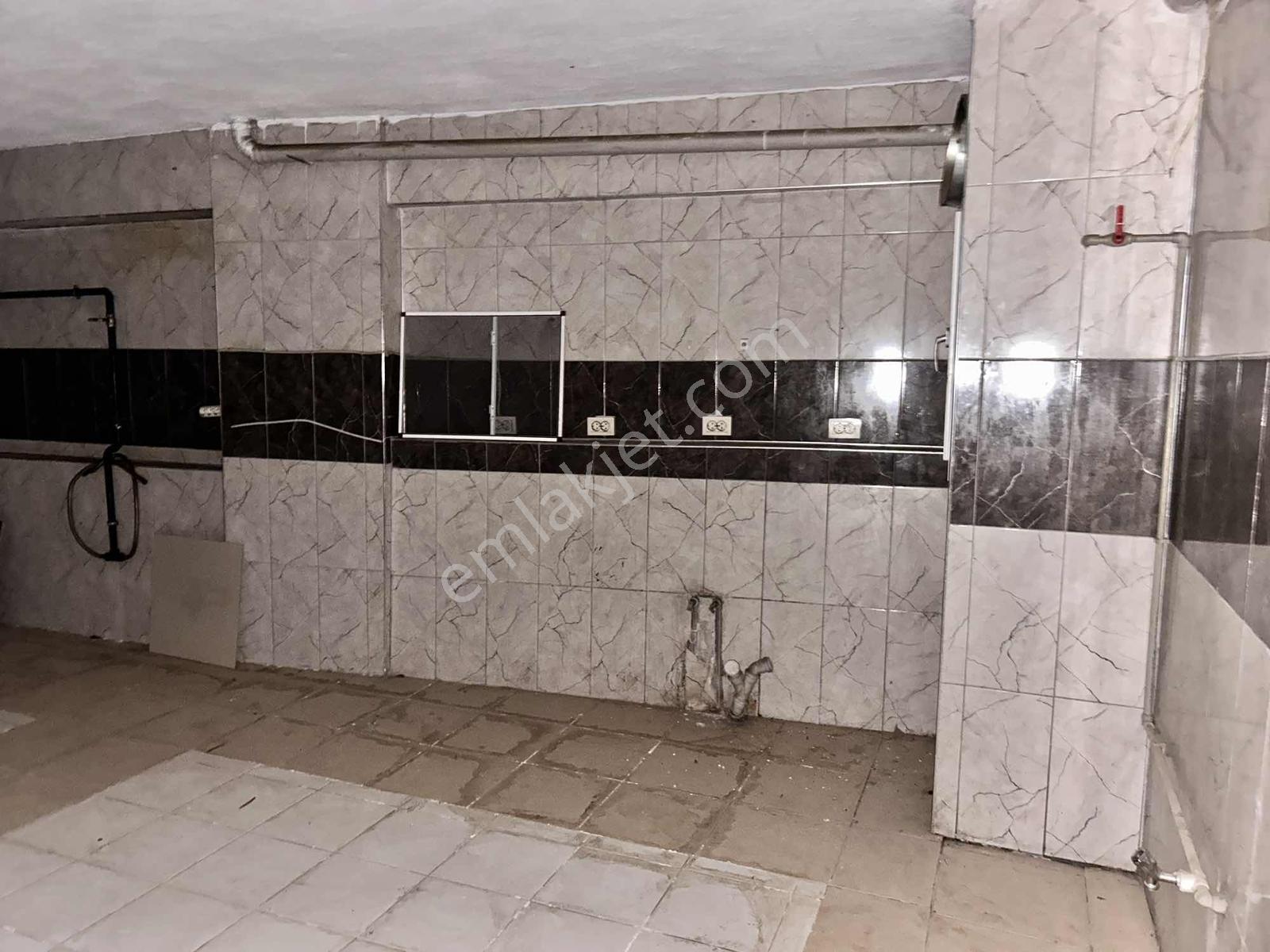 İsabeylide Bulvar Üzeri Kiralık 3 Katlı Dükkan - Görsel 12